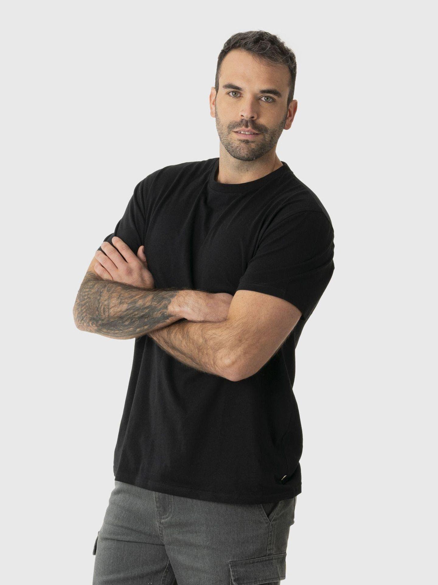 Polera Kivül Hombre Phrases Reciclada Negro-1