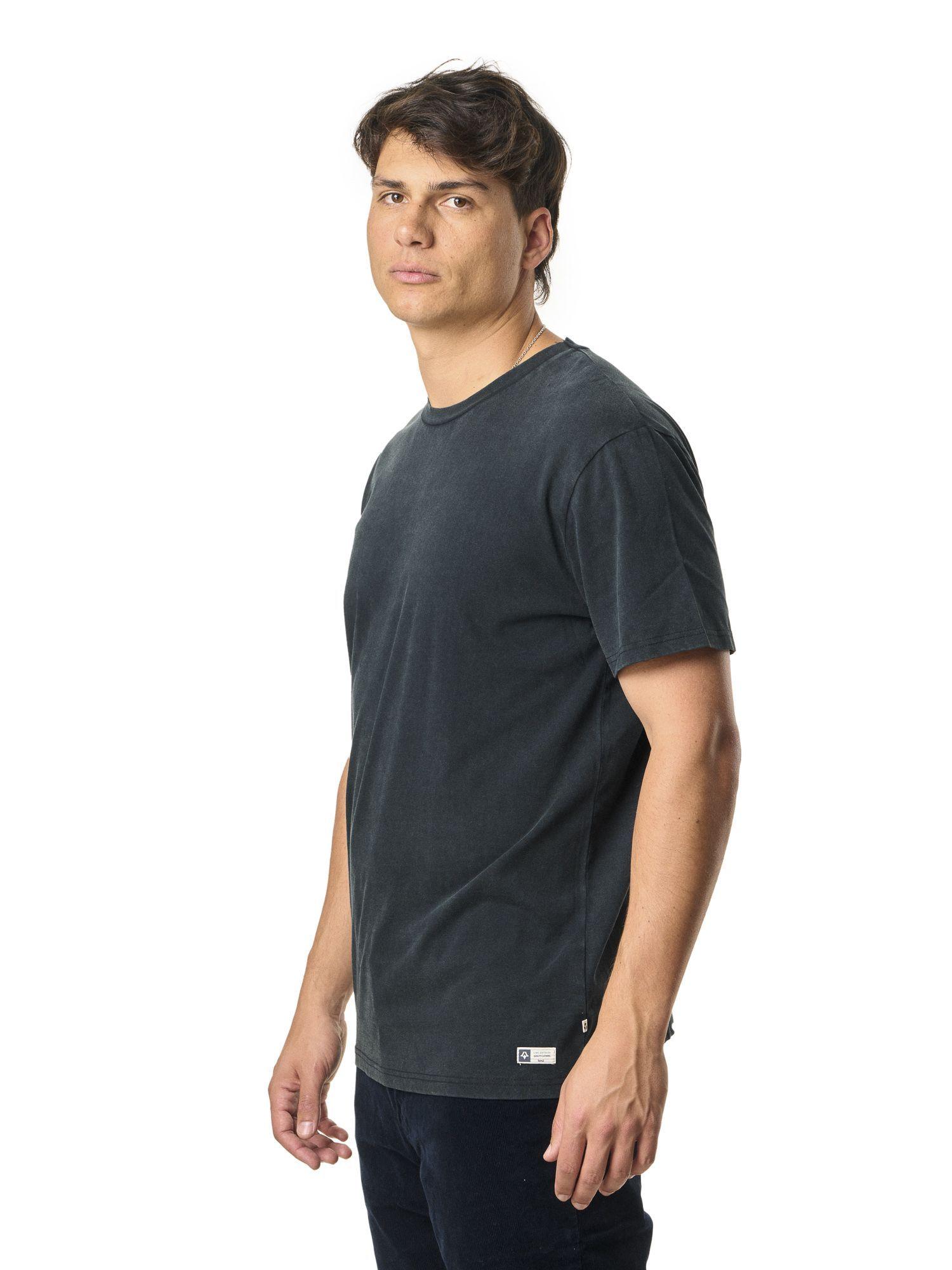 Polera Kivul Hombre Essential Negra-1