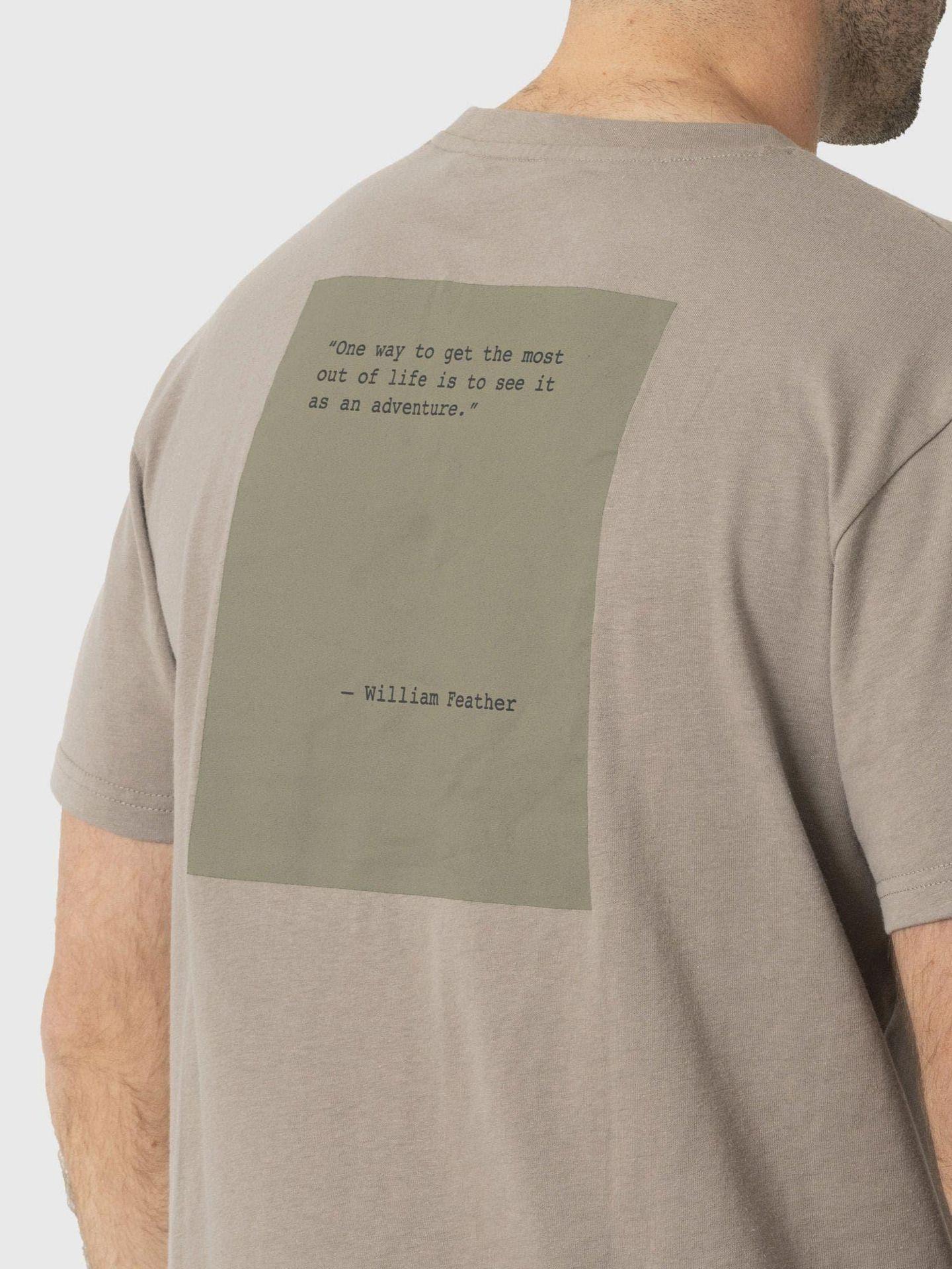 Polera Kivül Hombre Phrases Reciclada Café-4