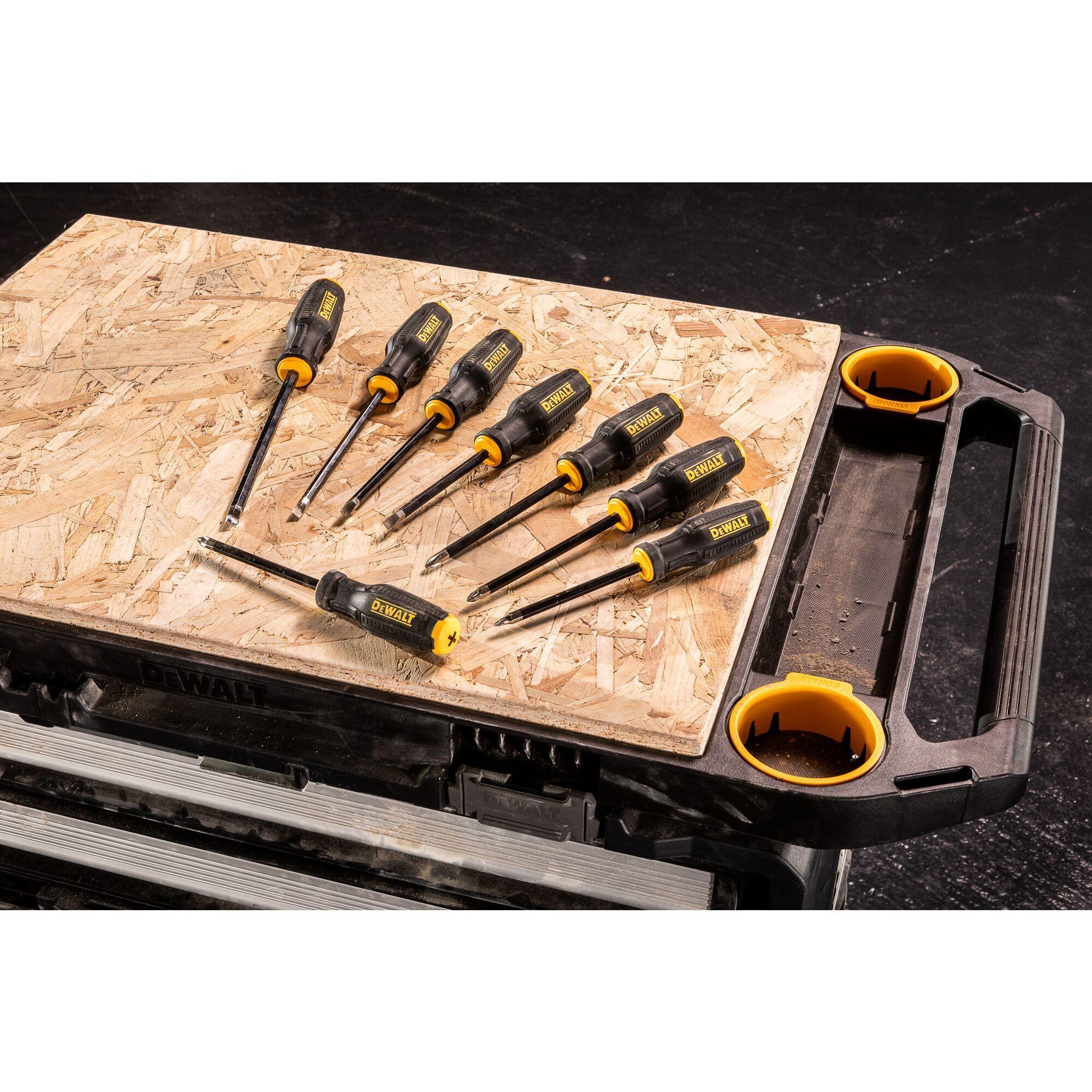 Set 8 destornilladores MAXFIT DEWALT DWHT65102-3