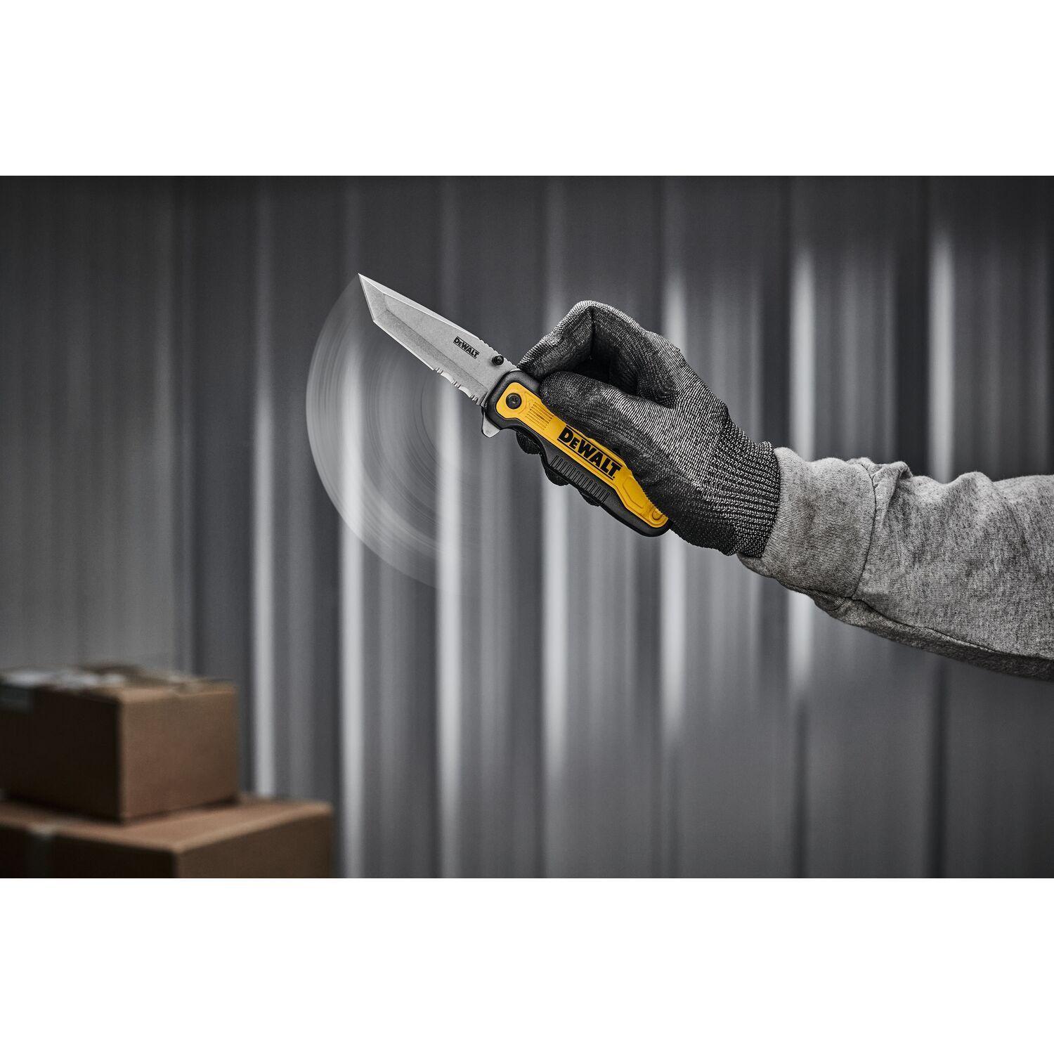 Navaja de bolsillo con dientes de sierra DEWALT DWHT10994-7