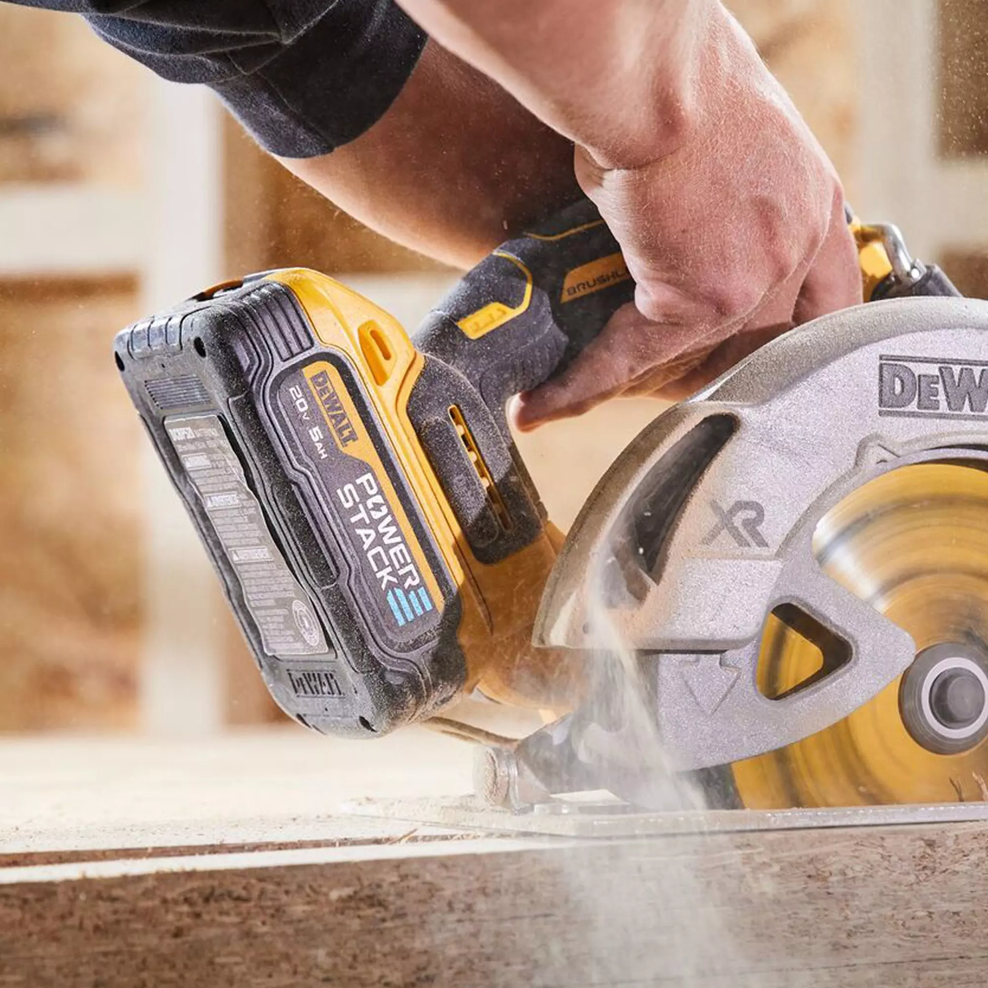 Batería compacta 5Ah 20V MAX* POWERSTACK™ DEWALT DCBP520-B3-3