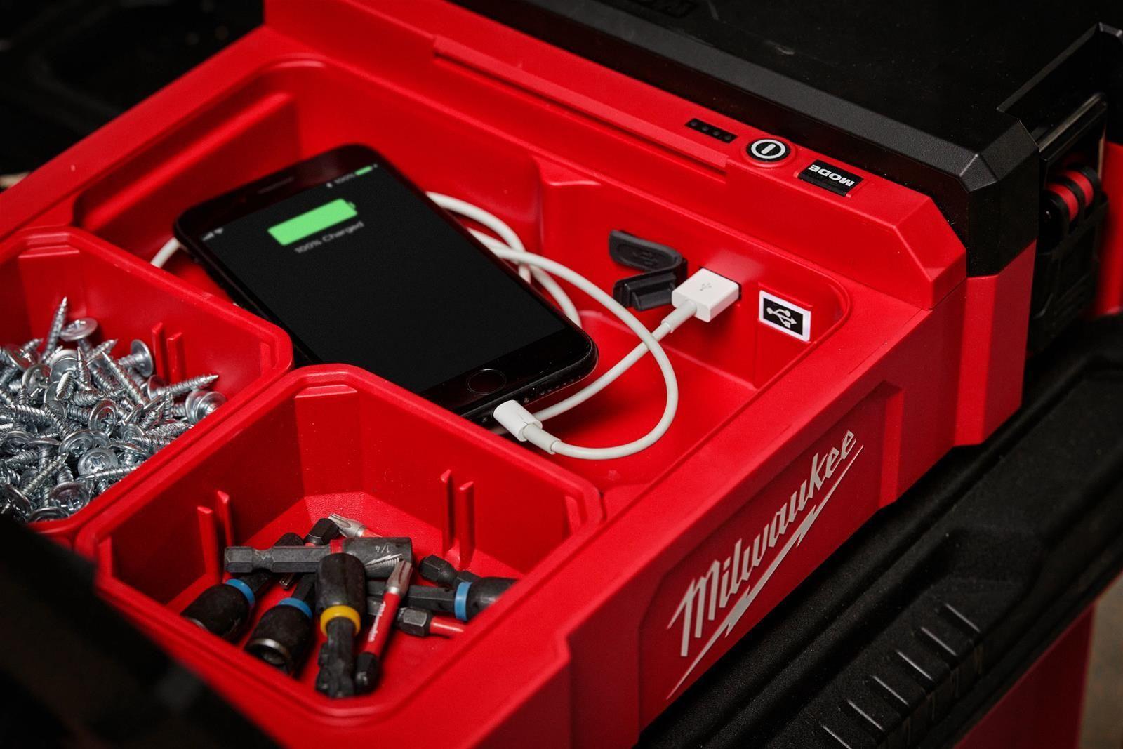Foco Reflector Milwaukee M12 PACKOUT USB 2356-20-3