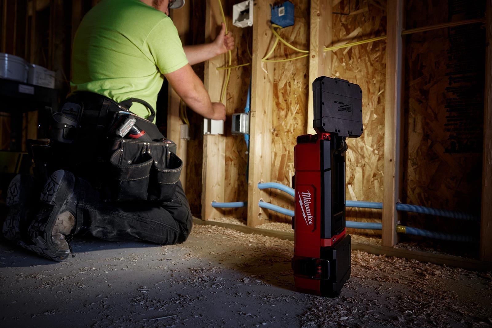 Foco Reflector Milwaukee M12 PACKOUT USB 2356-20-5