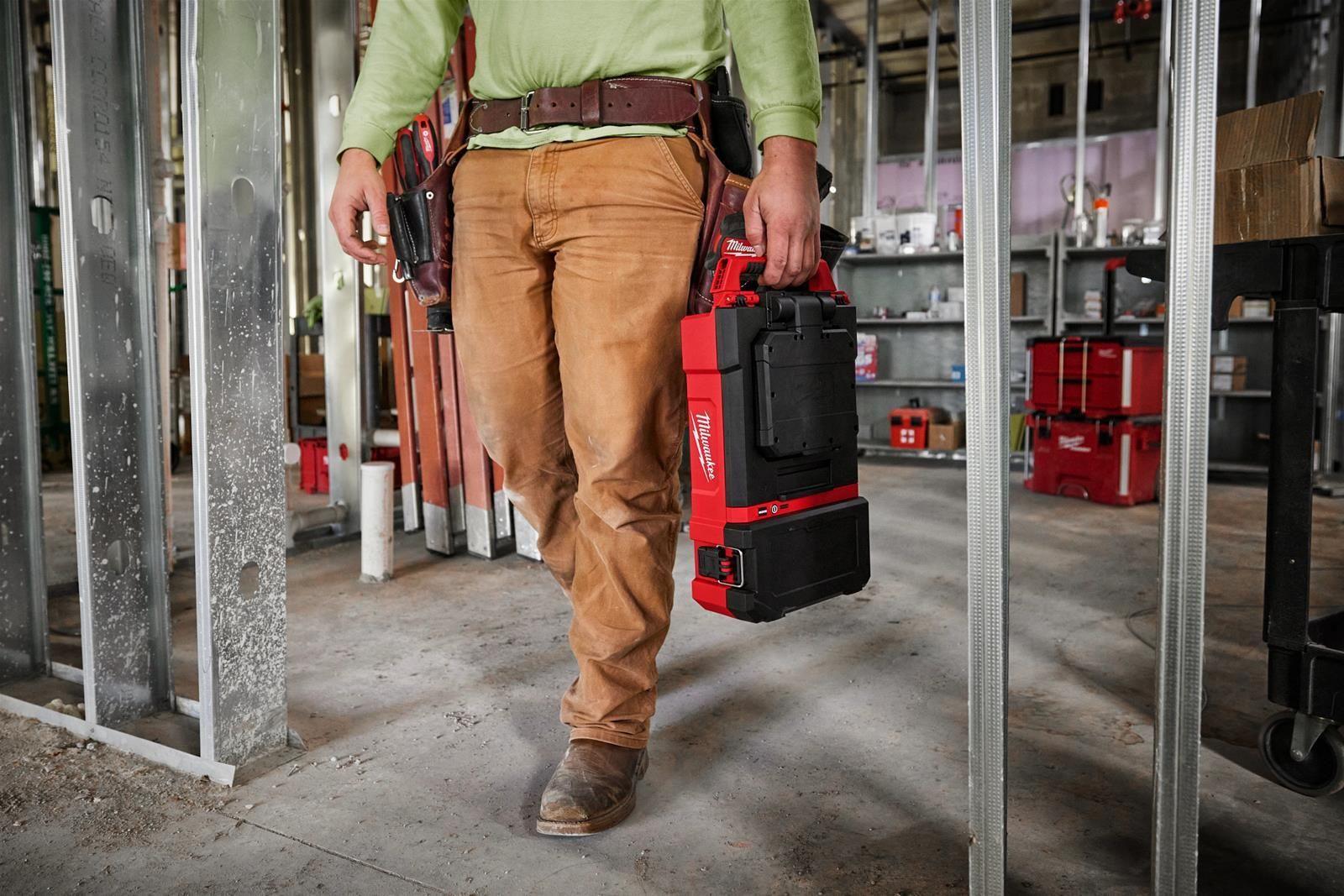 Foco Reflector Milwaukee M12 PACKOUT USB 2356-20-7