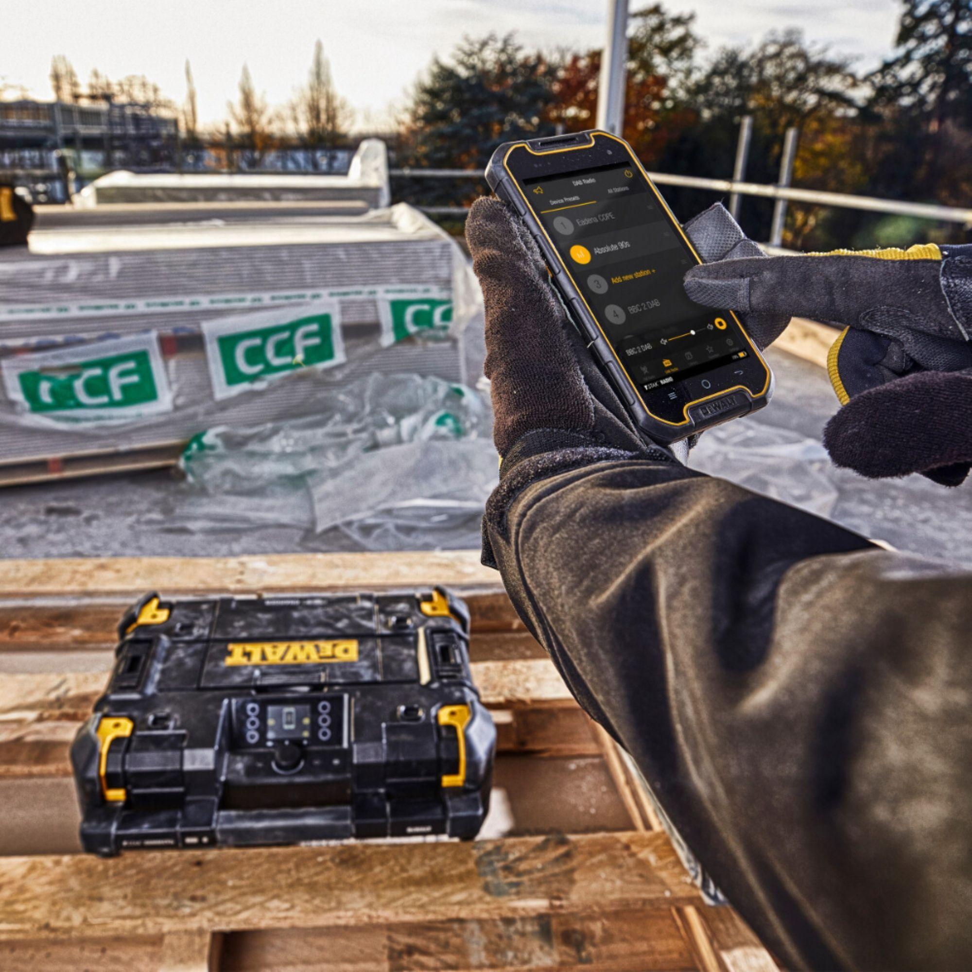 Radio/Cargador para obras 20V TSTAK® DEWALT DWST1-81078-QW-5
