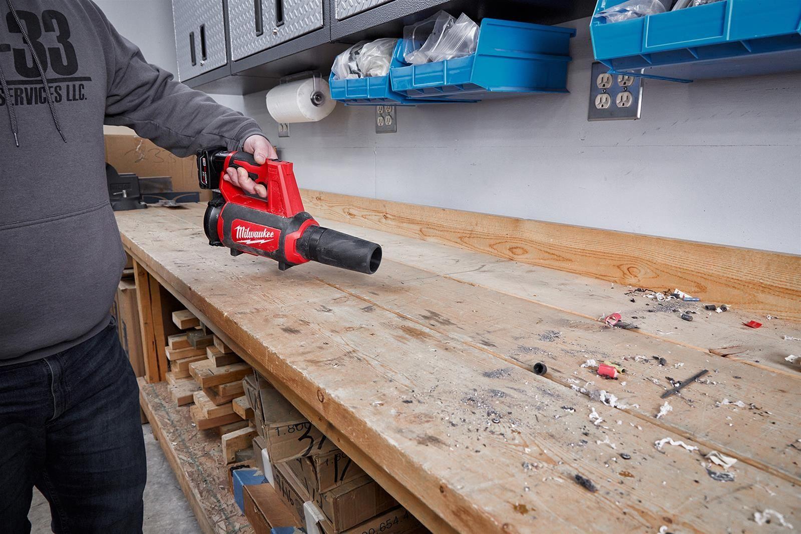 Soplador Compacto Inalambrico Milwaukee M12 0852-20-5