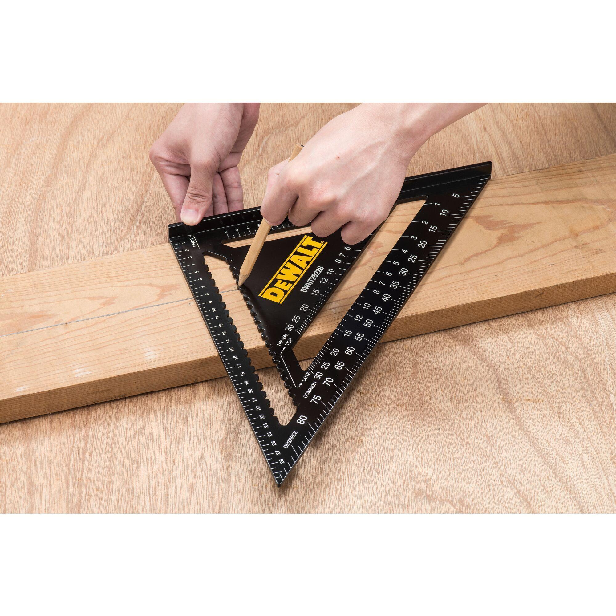 Escuadra métrica 30cm DEWALT DWHT25228-0-3