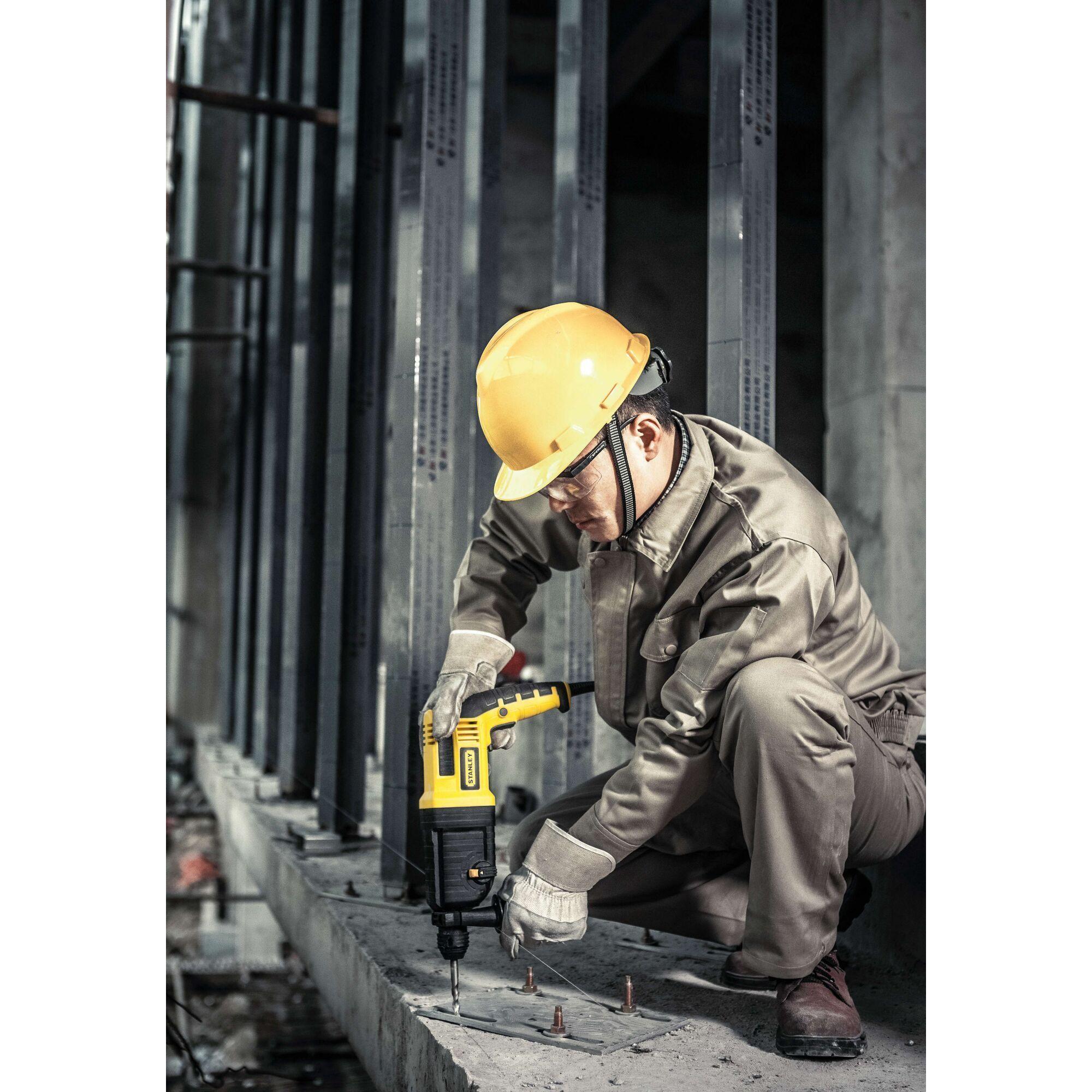 Rotomartillo SDS PLUS 20mm 620W Stanley STHR202K-B2C-3