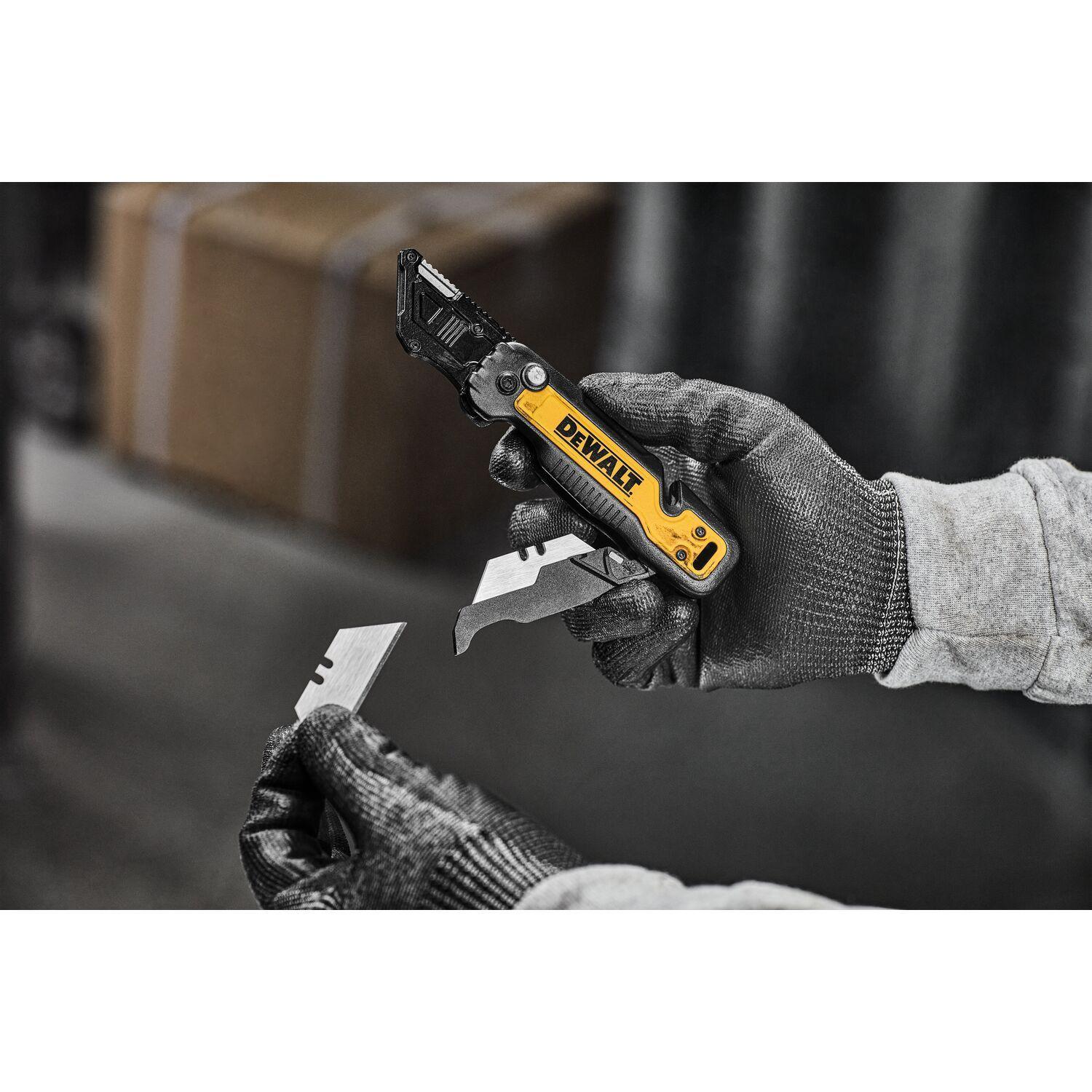 Cuchillo plegable con almacenamiento DEWALT DWHT10992-7