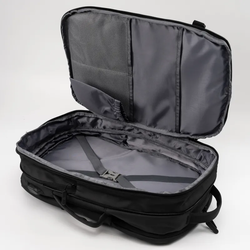 Pack Mochila Garmento 32l 3 Organizadores De Viajes Negro Liso-2