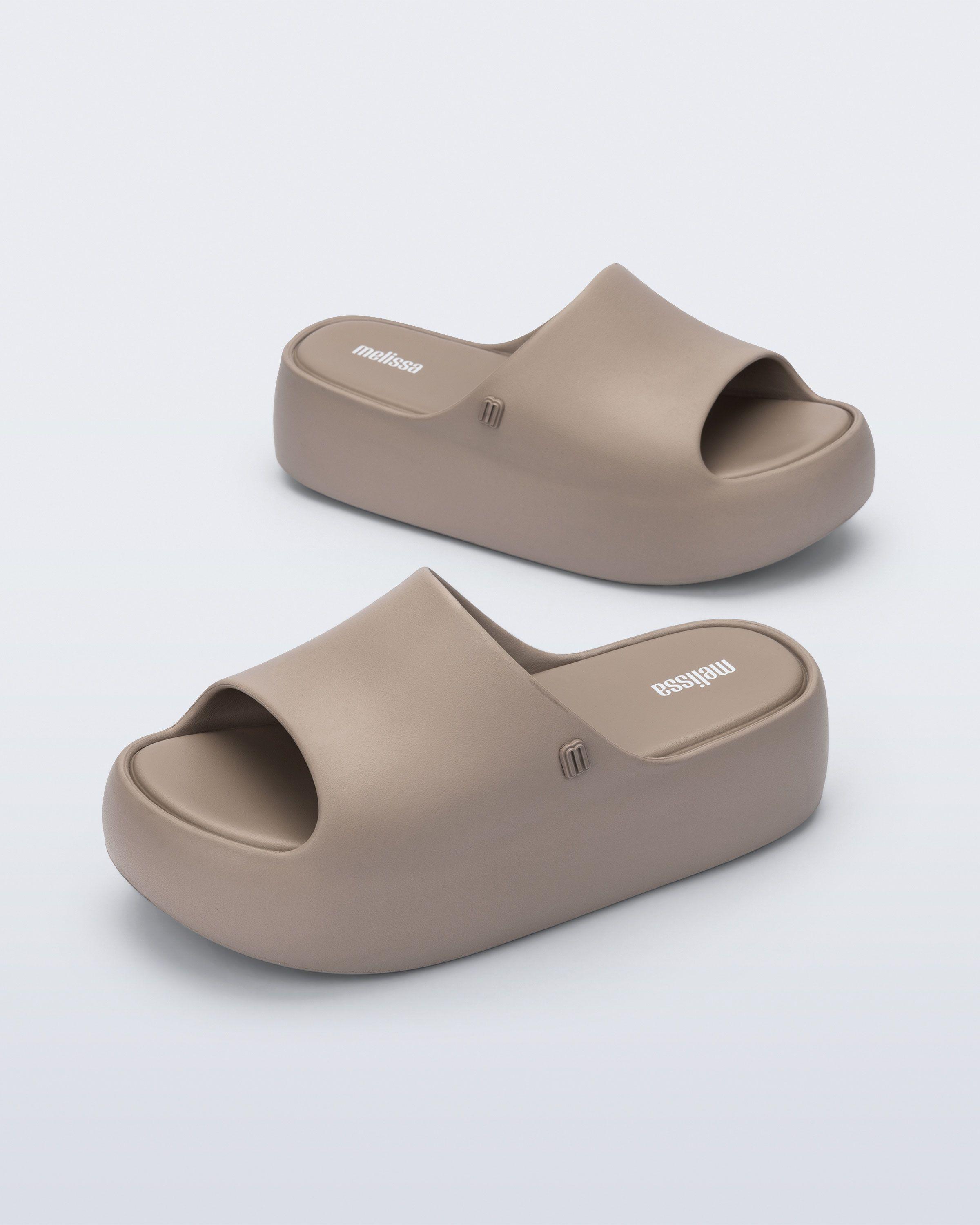 Sandalia Melissa Free Platform Slide Beige oscuro-2
