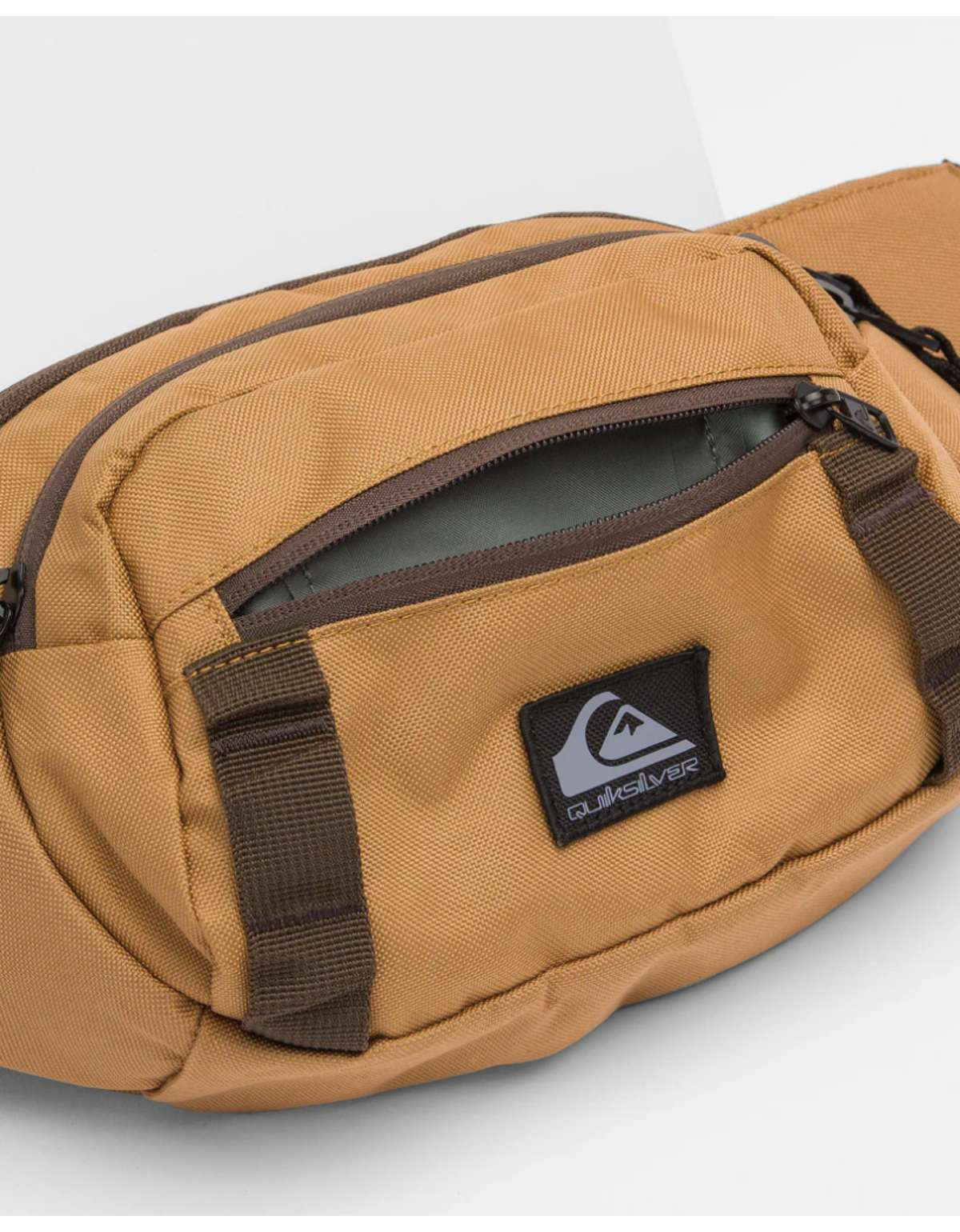 Banano Quiksilver Lone Walker Cafe-3