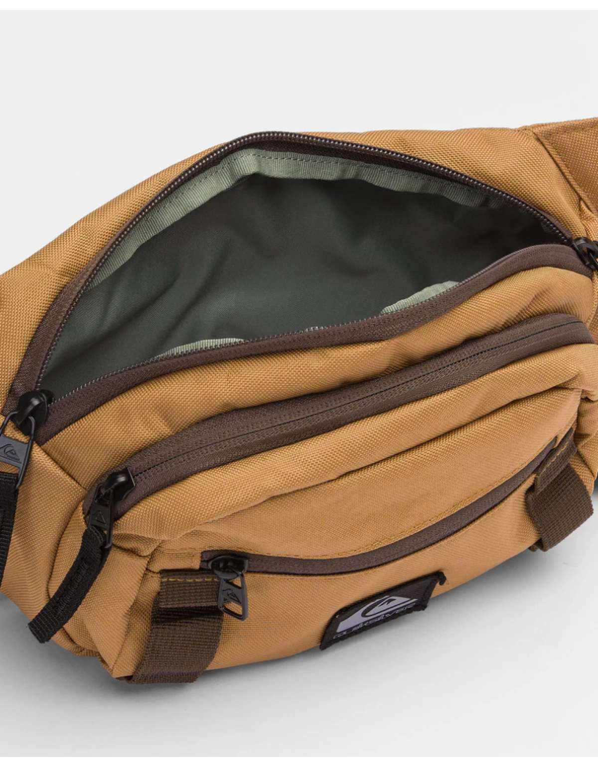 Banano Quiksilver Lone Walker Cafe-5