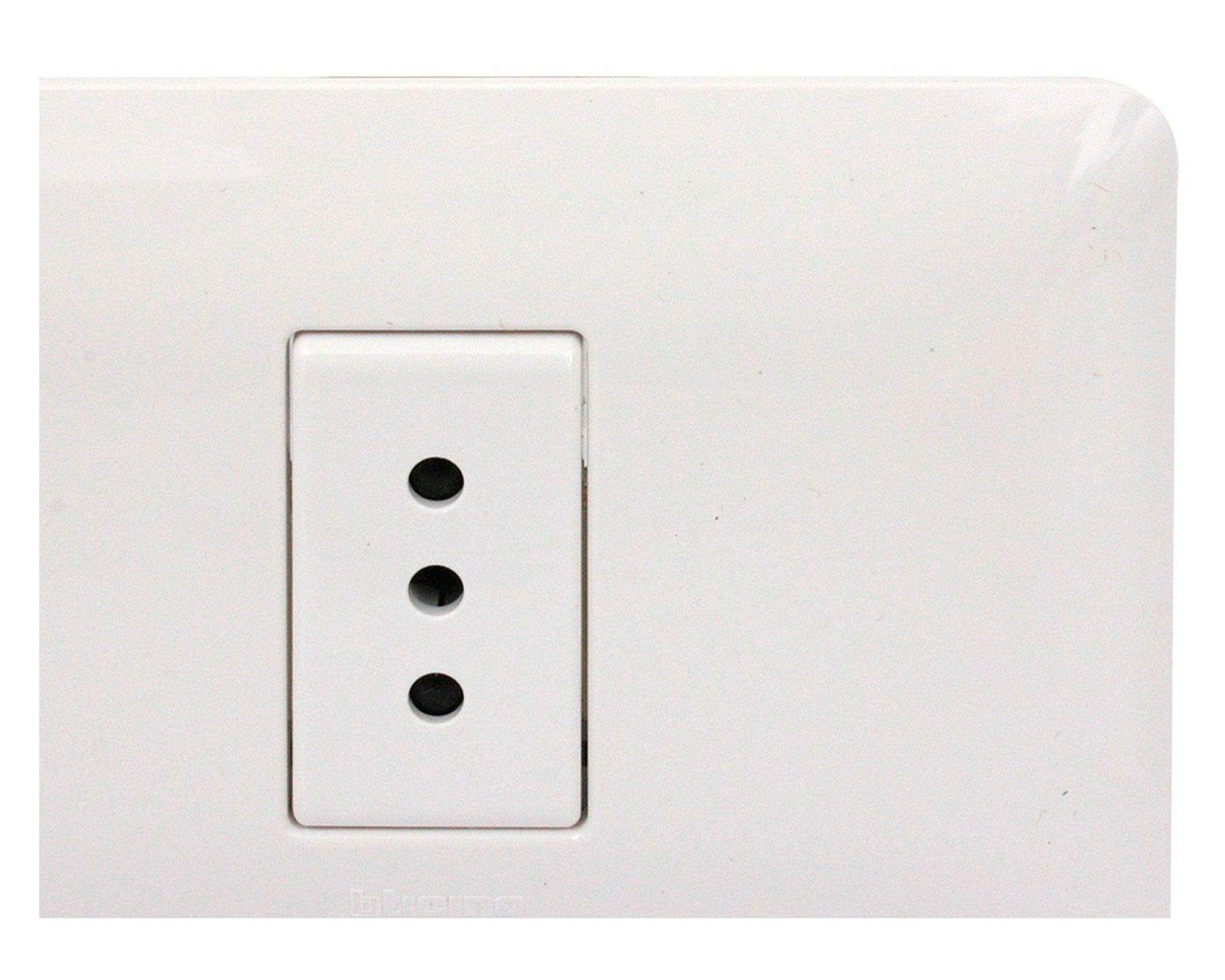 Enchufe hembra 2 p+t simple blanco armad matix Bticino-1