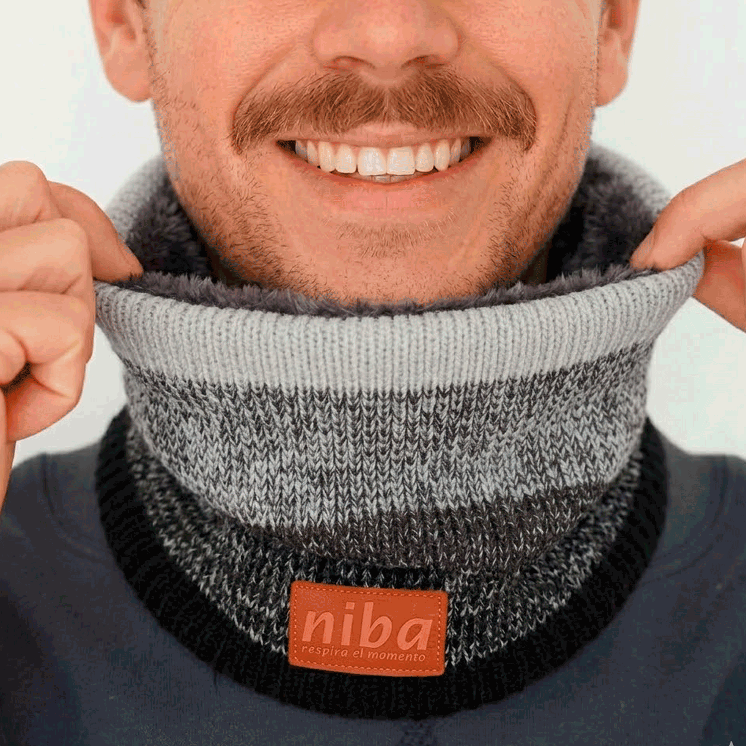 Bufanda Circular de Lana Negro y Gris Niba Cuello Tejido Hombre-2