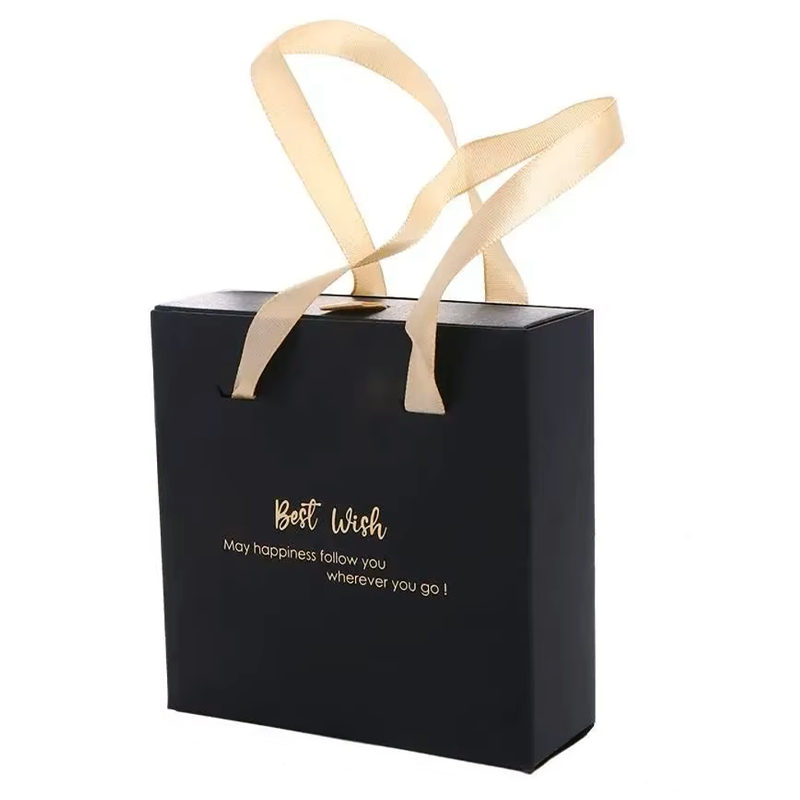 Cadena Dorada de Acero Inoxidable con Dije de Cuarzo Blanco en Punta 50 cm marca Arcano19-3