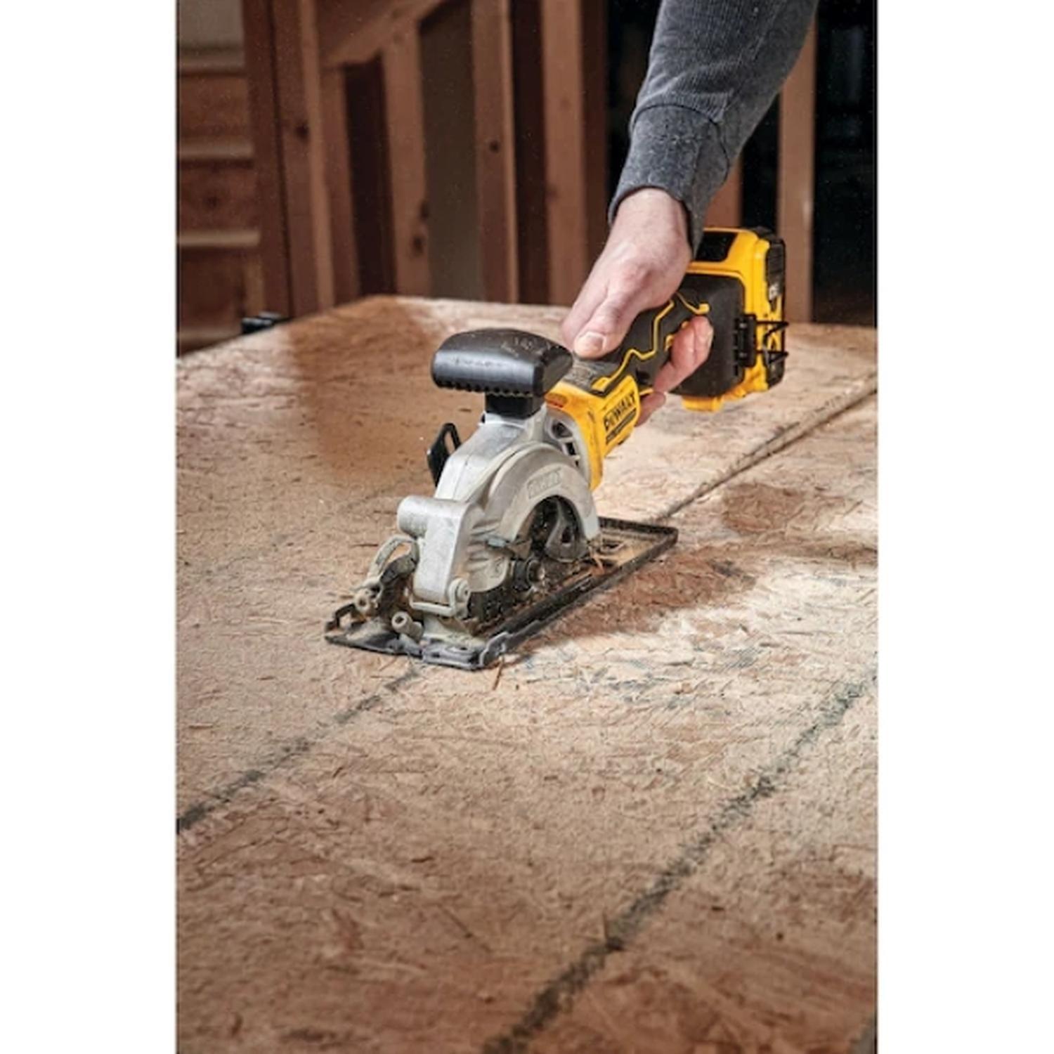 Sierra Circular de 4 1/2” 20V MAX DCS571B Dewalt-6