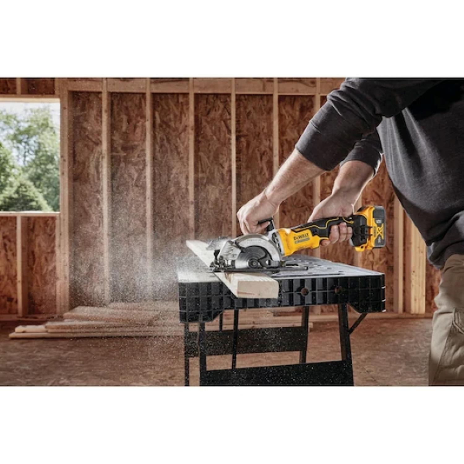 Sierra Circular de 4 1/2” 20V MAX DCS571B Dewalt-7