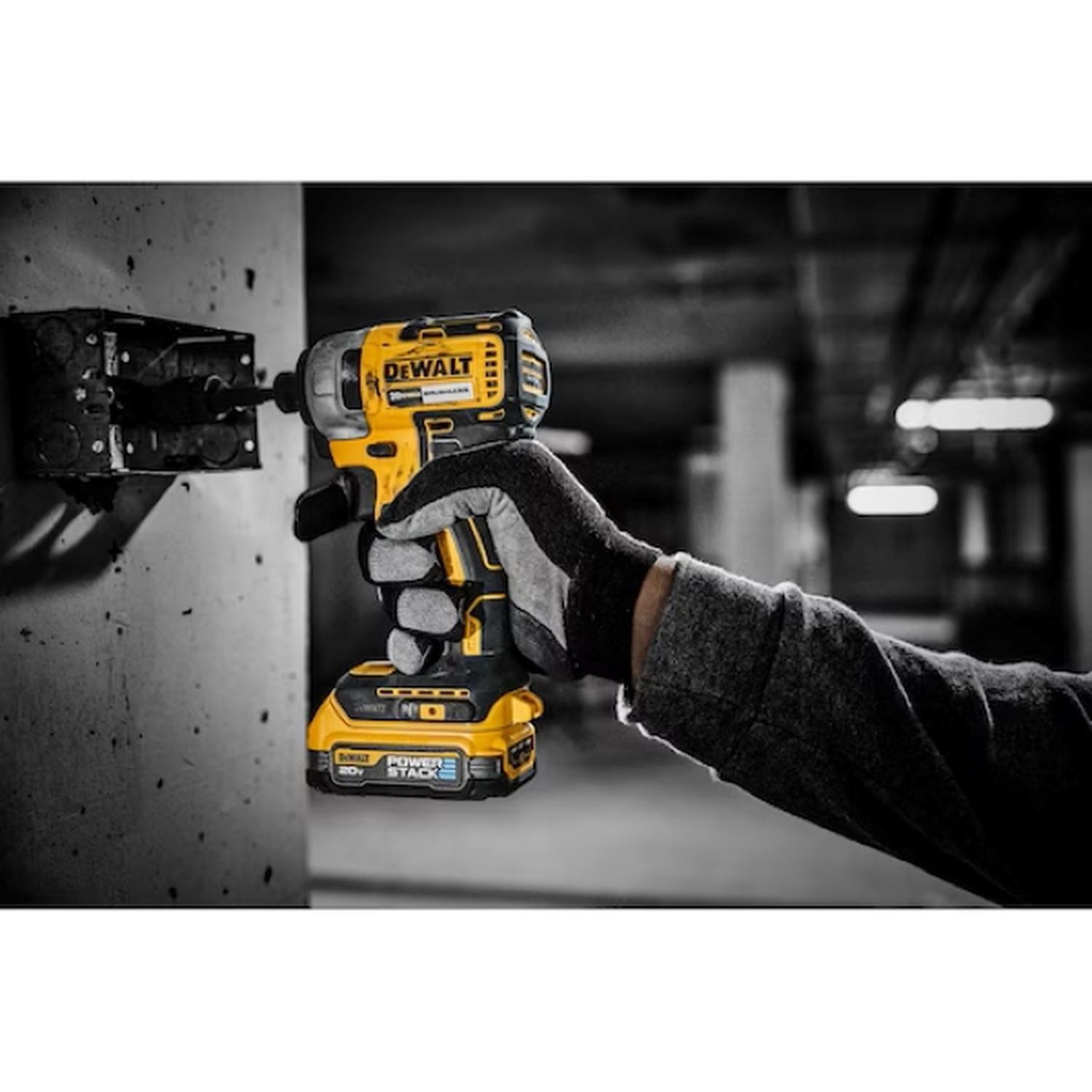 Kit 2 Baterías 1.7Ah POWERSTACK y Cargador DCBP034E2-B2 Dewalt-4