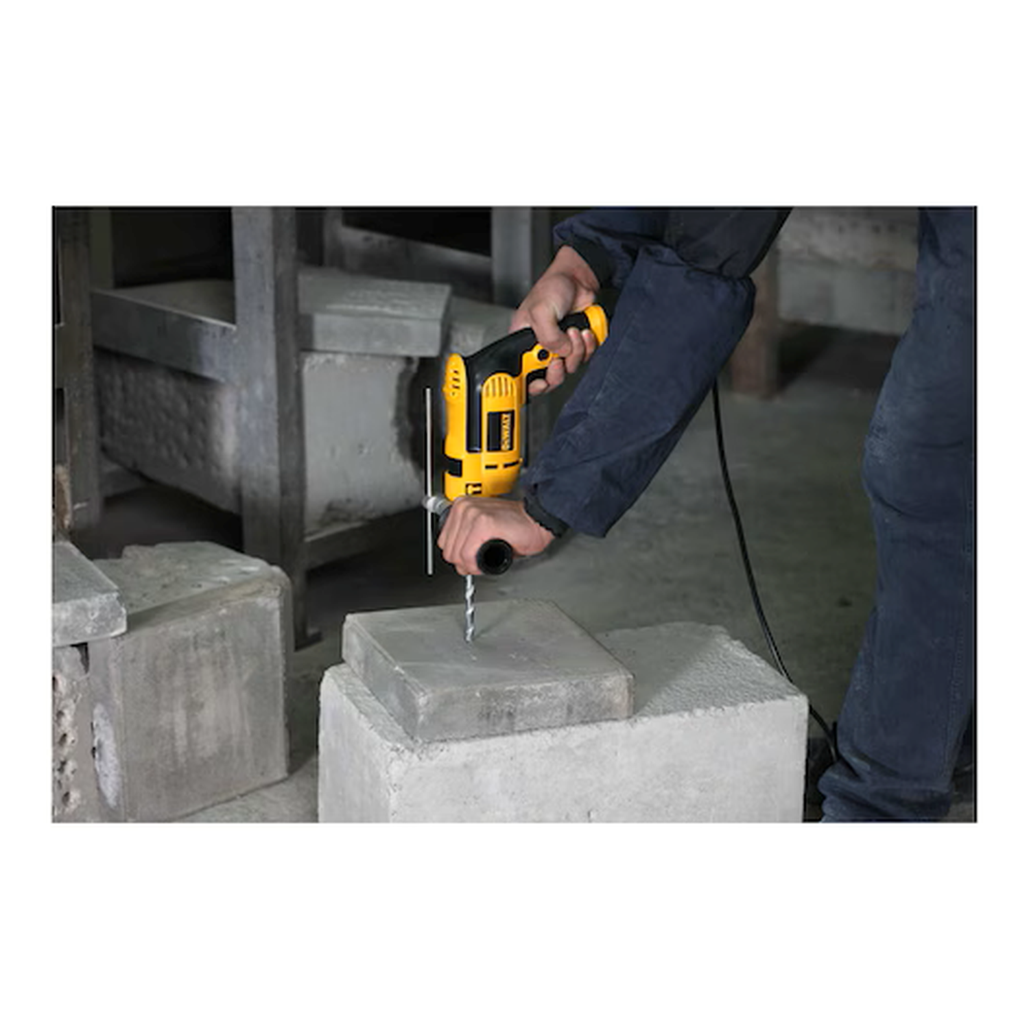 Taladro Percutor/Atornillador Eléctrico 13mm DWD024 Dewalt-1