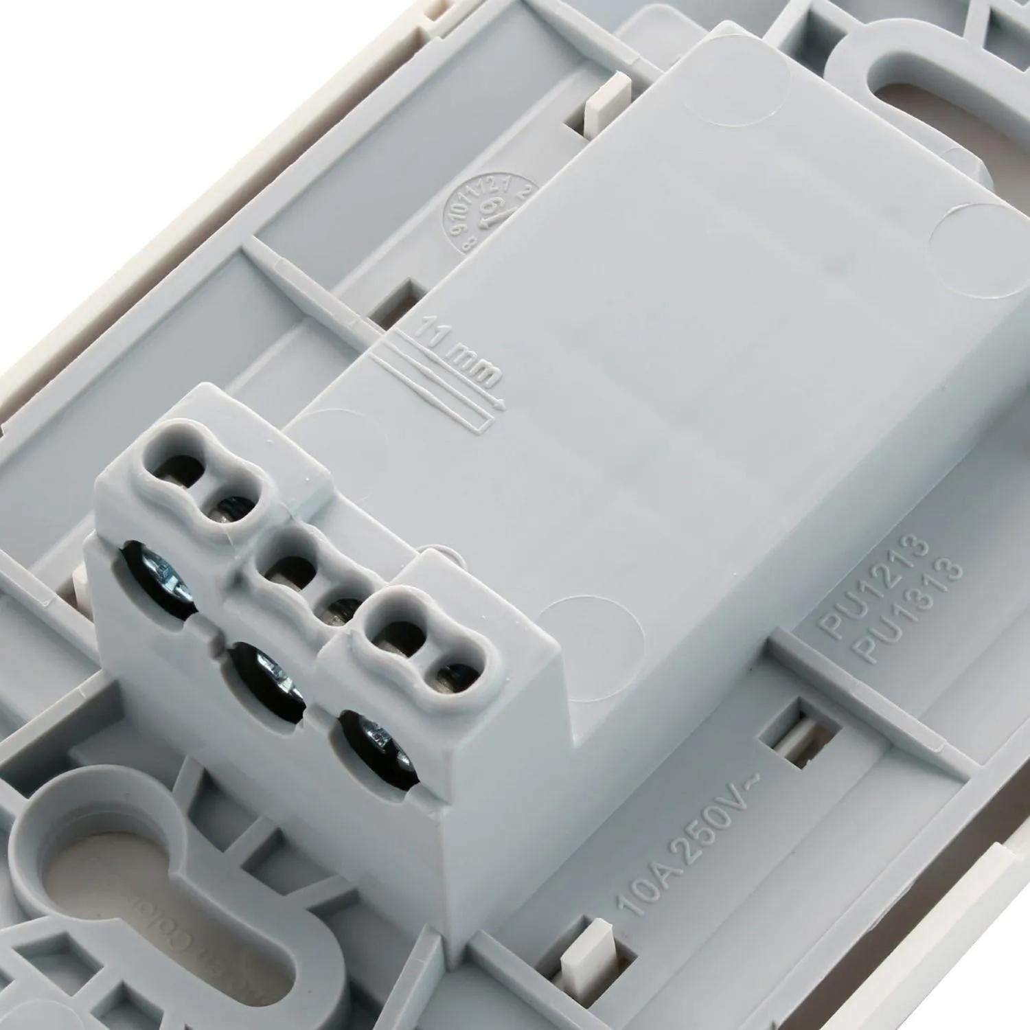 Tomacorriente Doble 2P+T 10A Blanco Lúzica PU1213 Bticino-4