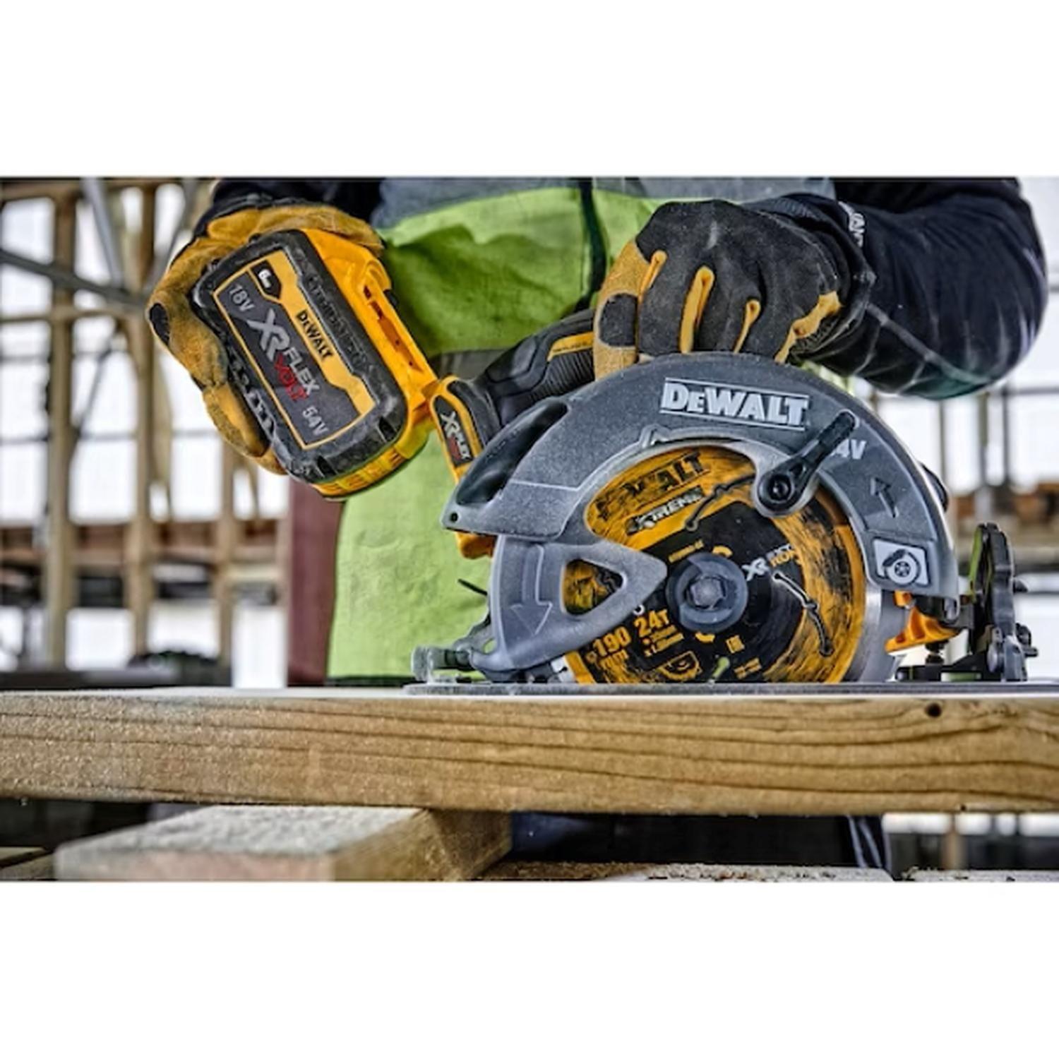Sierra Circular 7-1/4" Inalámbrica 60V MAX DCS578T2-B2 Dewalt-3