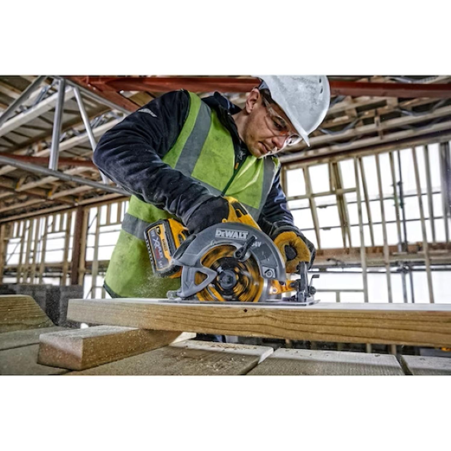 Sierra Circular 7-1/4" Inalámbrica 60V MAX DCS578T2-B2 Dewalt-5