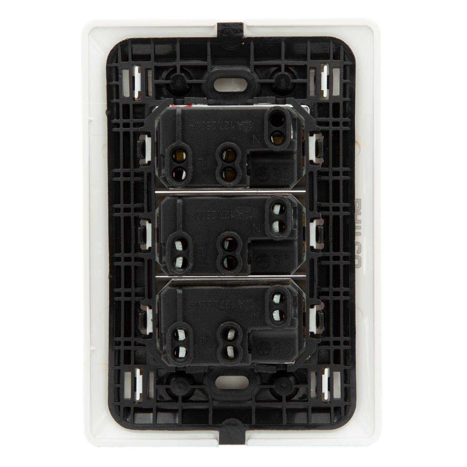 Enchufe Para Muro Triple 250v 10a-4