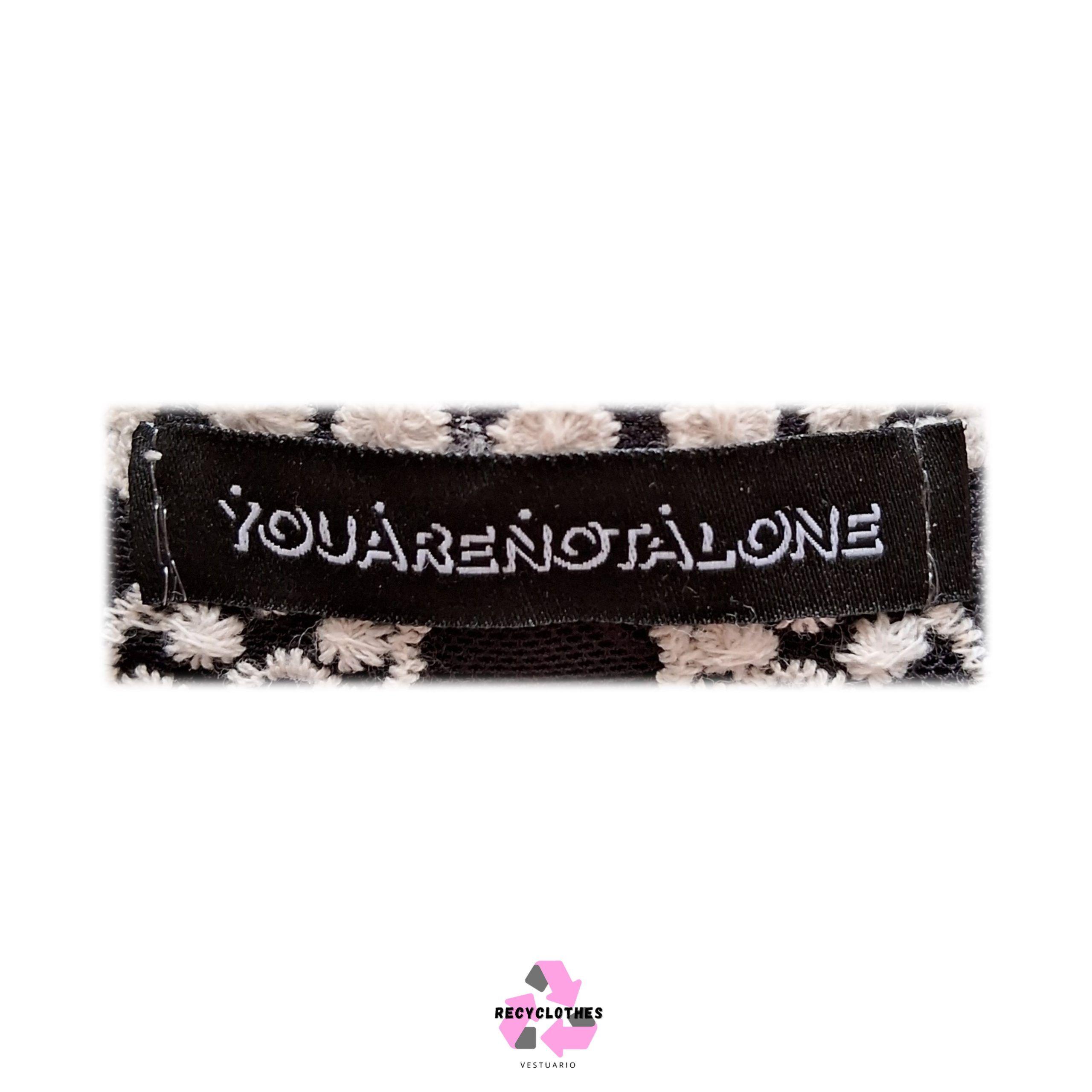 Polera Negra S Yourenotalone-3