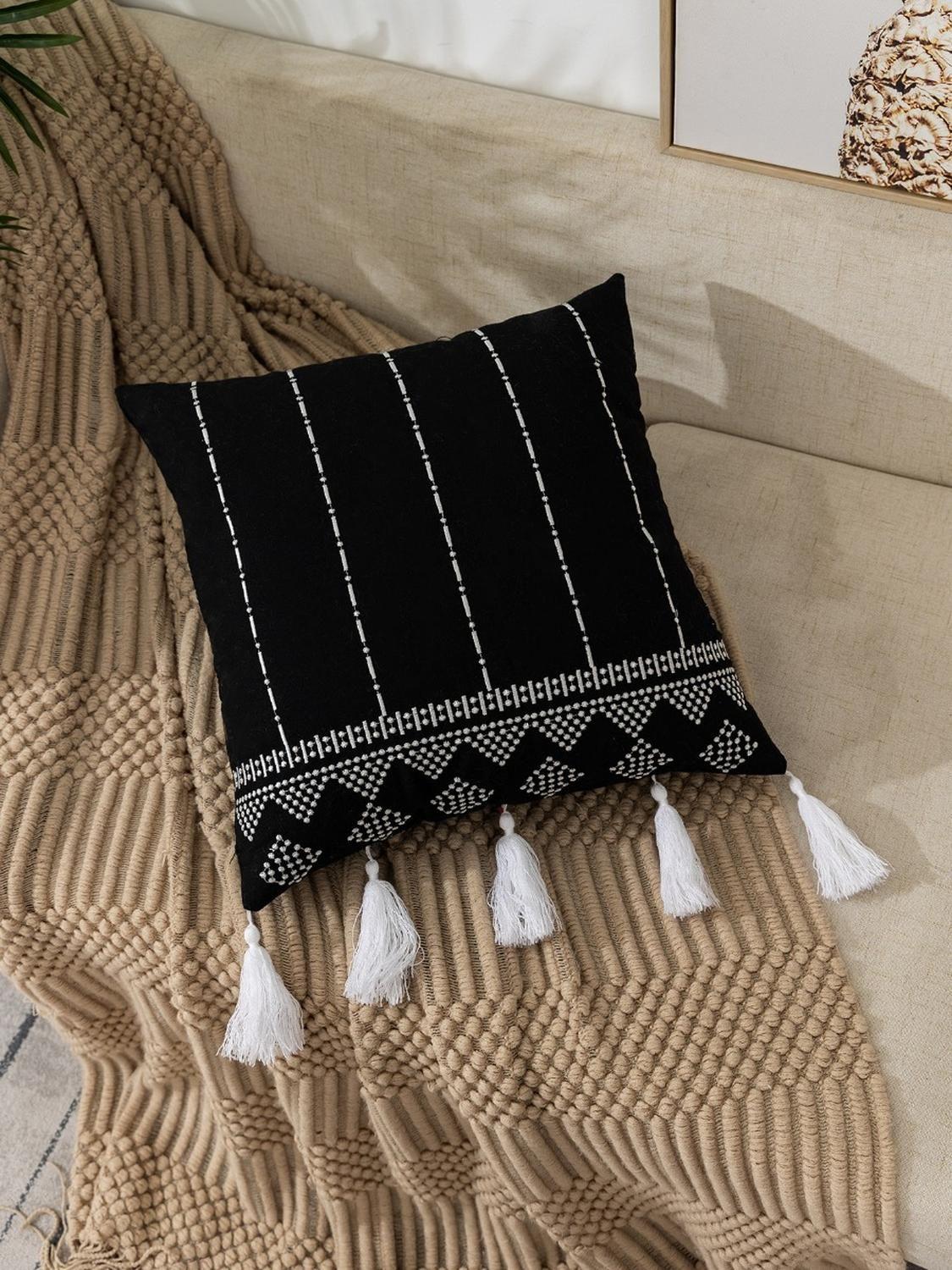 Fundas Para Cojín Decorativas Modelo Bordado Con Borla Colores-0