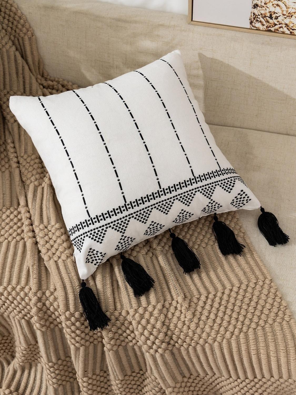 Fundas Para Cojín Decorativas Modelo Bordado Con Borla Colores-0