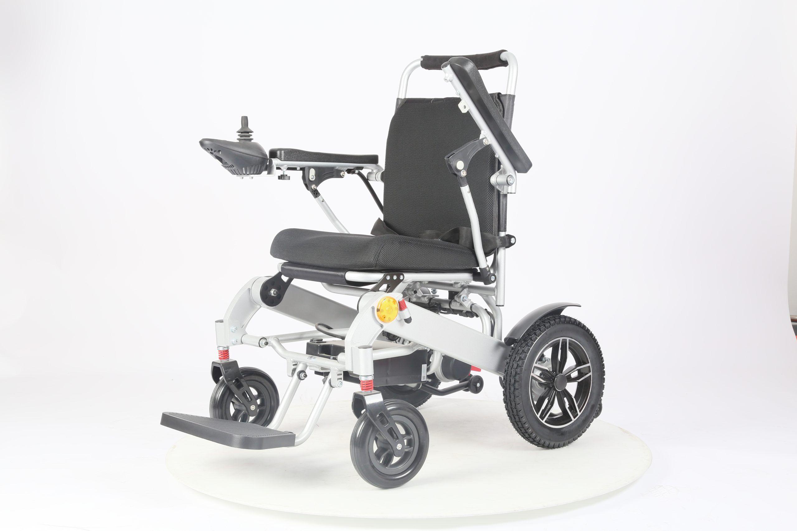 SILLA DE RUEDAS ELÉCTRICA LIVIANA 007PRO (ALUMINIO-2