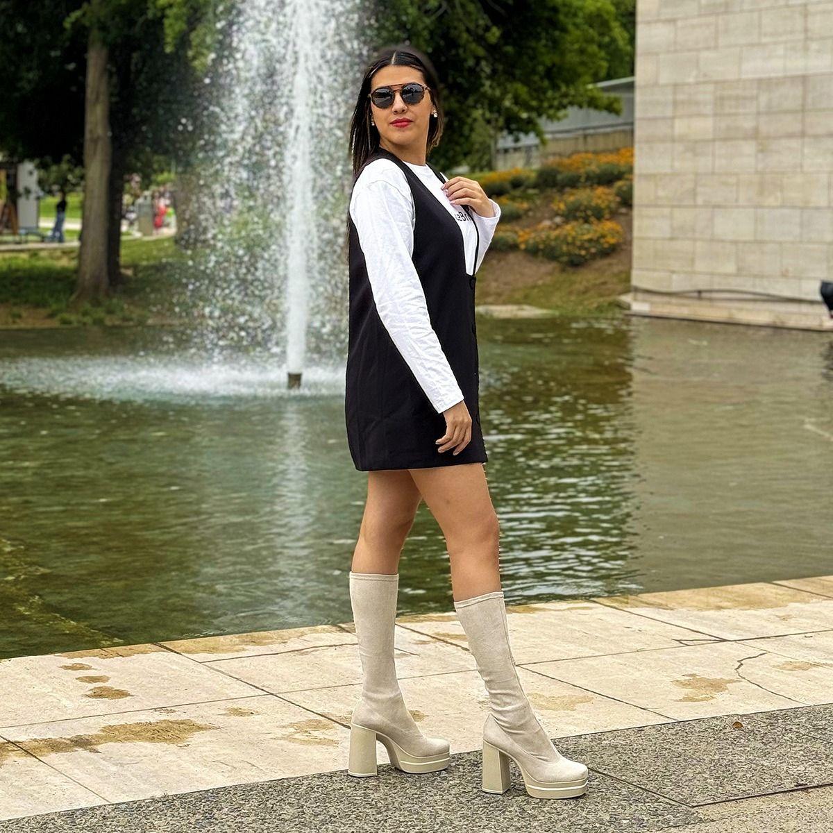 Botas Bucaneras Terciopelo Beige Taco Grueso-3
