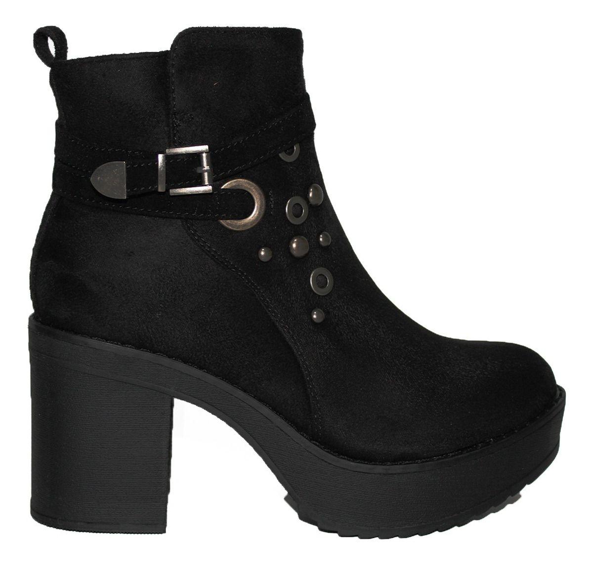 Botín Negra En Gamuza Con Correa, Hebillas, Ojales Y Tachas-0