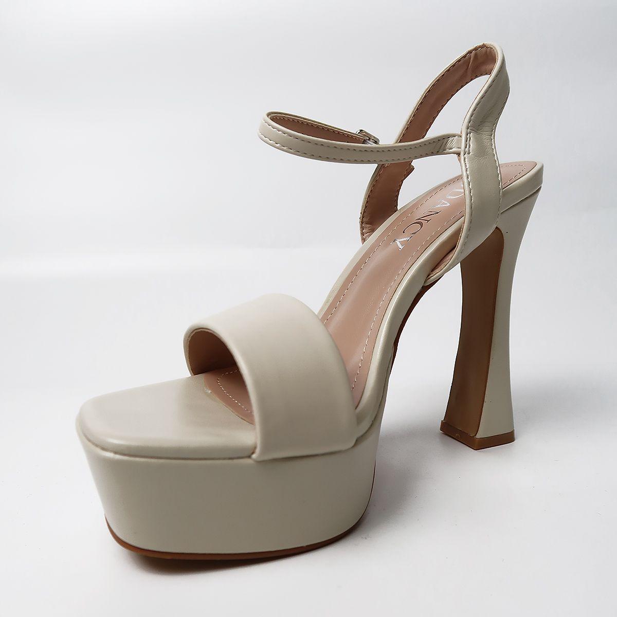 Sandalias O Chala Negras Y Beige Con Taco Alto Y Plataforma-3