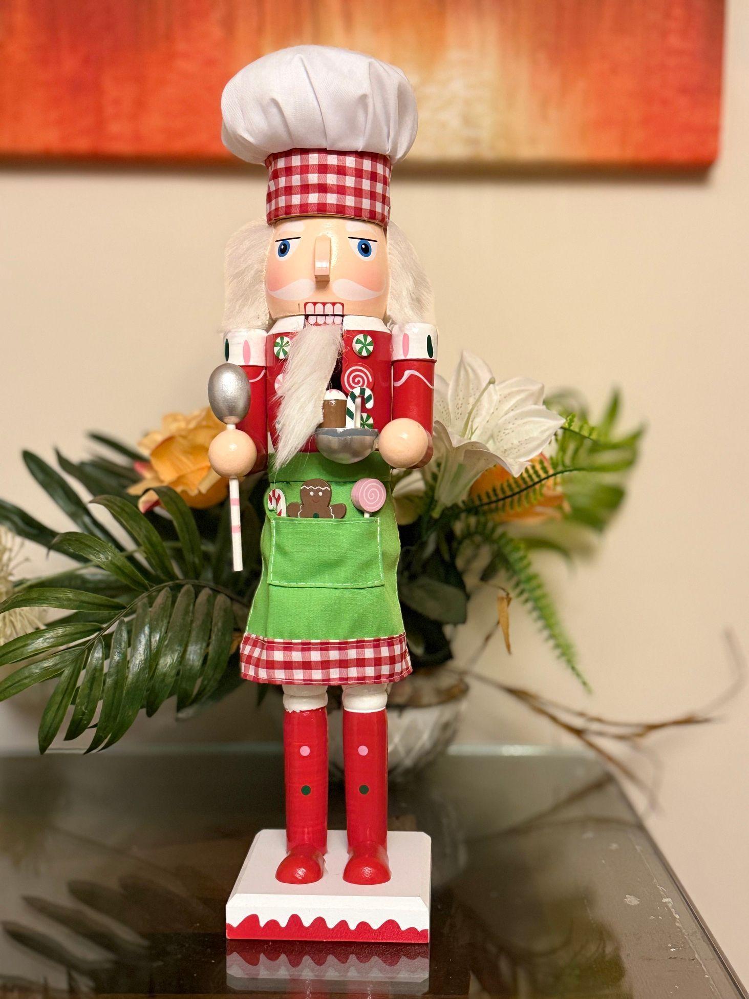 CASCANUECES MADERA ADORNO CHEF NAVIDAD 38 CM -0