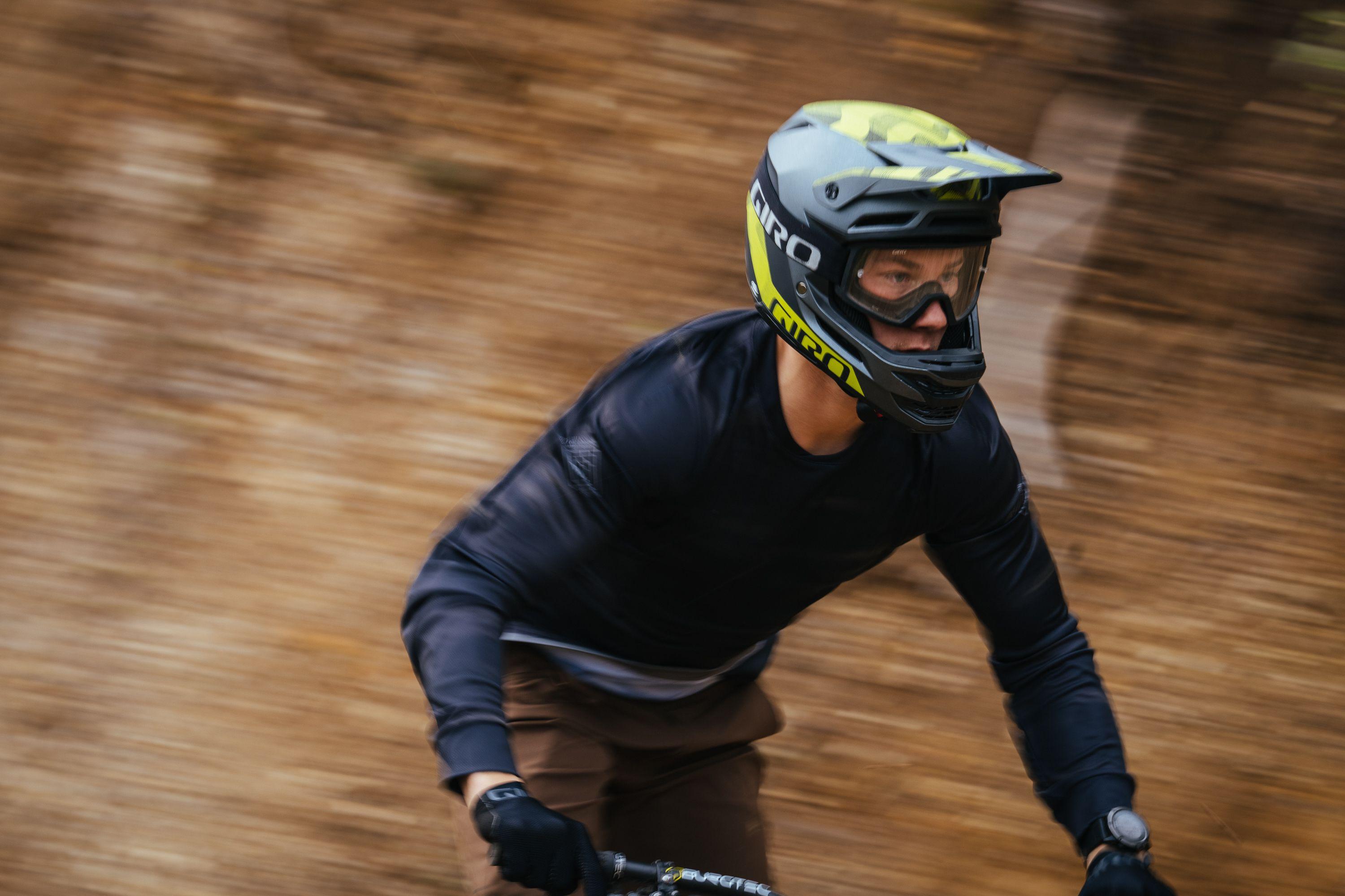 CASCO GIRO INSURGENT SPHERICAL MATE HEDGE GREEN/DARK SHARK-3