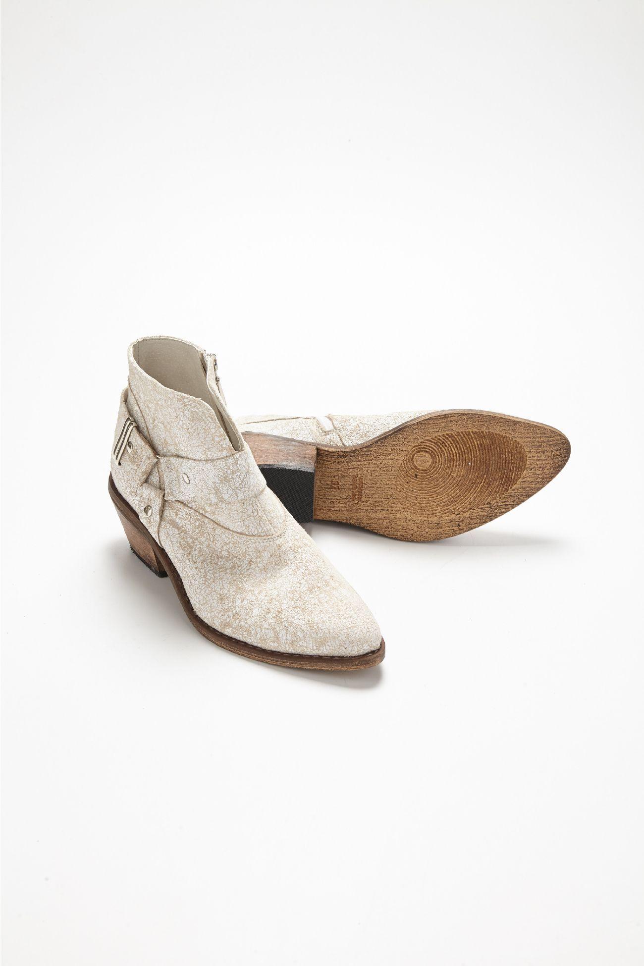 BOTA CUERO SOFI MARTIRE TEXANA KAROL BLANCO-3