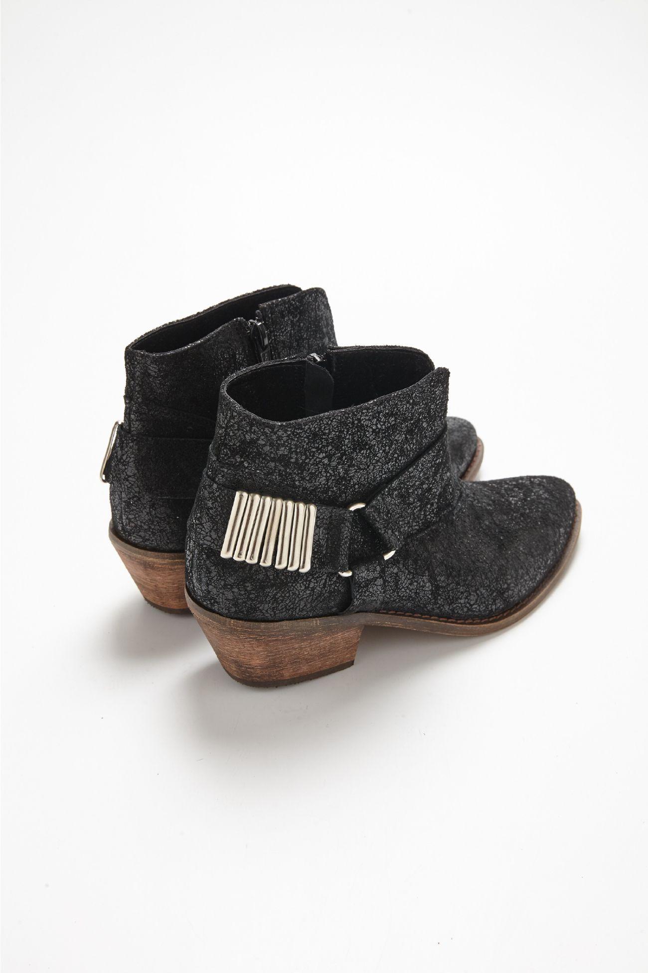 BOTA CUERO SOFI MARTIRE TEXANA KAROL NEGRO-3