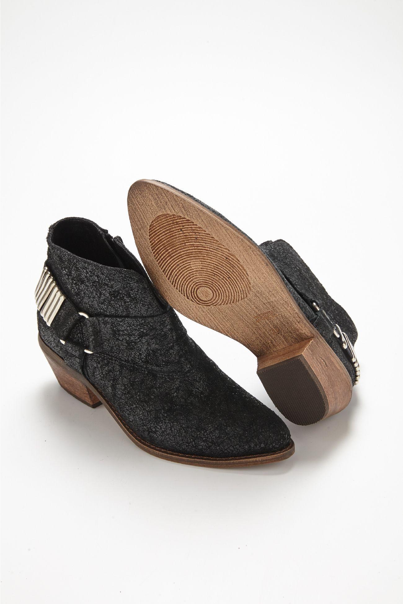 BOTA CUERO SOFI MARTIRE TEXANA KAROL NEGRO-4