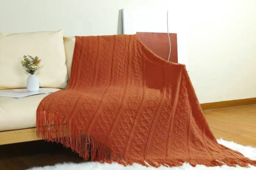 MANTA DECORATIVA PARA SOFA TEJIDA CON FLECOS-1
