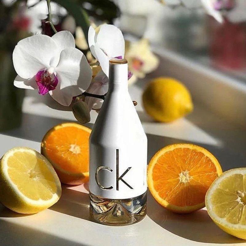Perfume Calvin Klein CK IN2U EDT 100ml Mujer – Fragancia frutal con toronja y vainilla-2