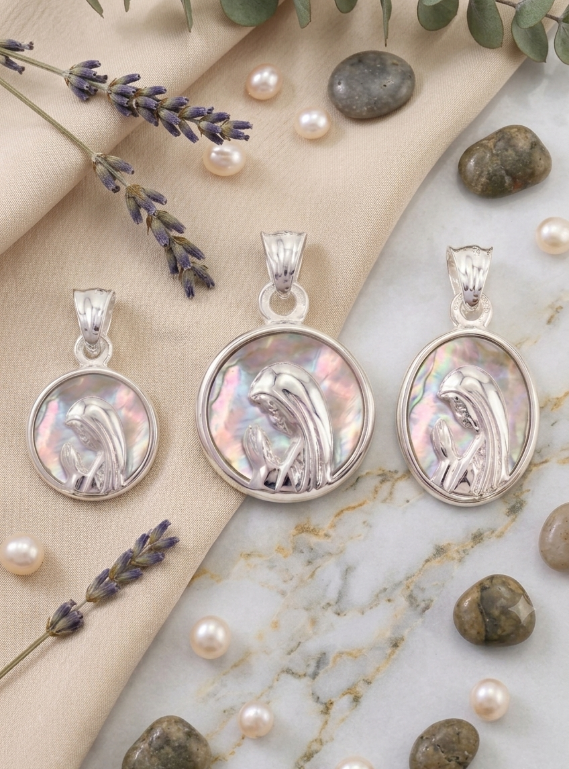 Medalla Virgen Niña 12mm, Plata 925 y Nácar -2
