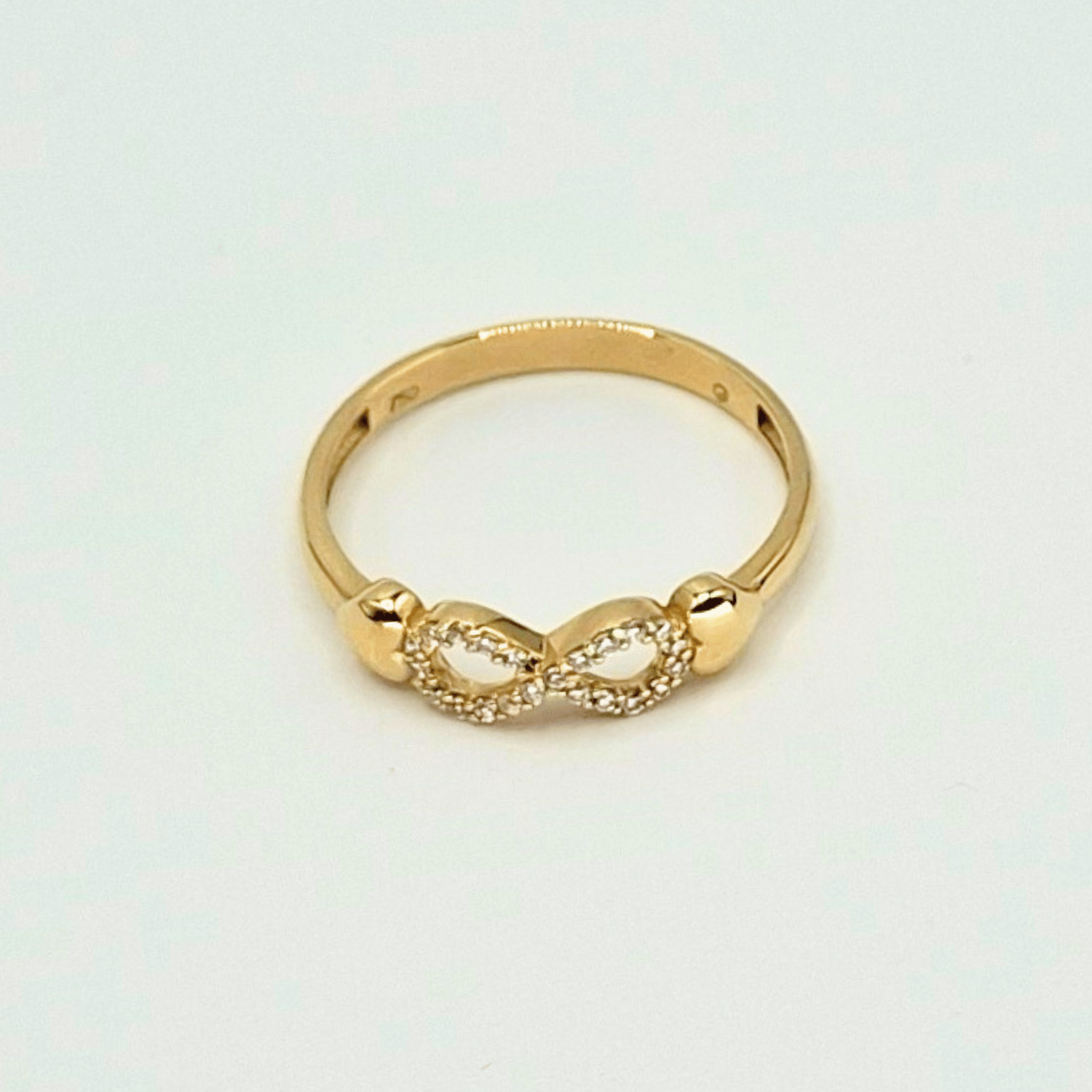 Anillo infinito con circones y corazones, oro 18k-2