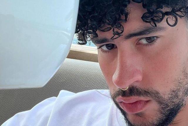 1 par Pendientes largos Bad Bunny-1