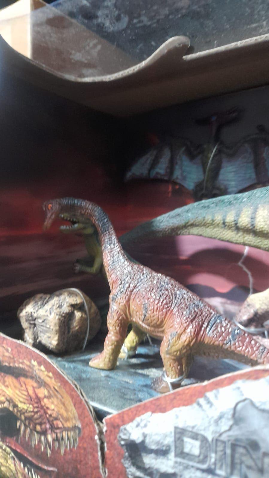 Set 5 Dinosaurios Modelos Realistas Y Accesorios Juguete-2