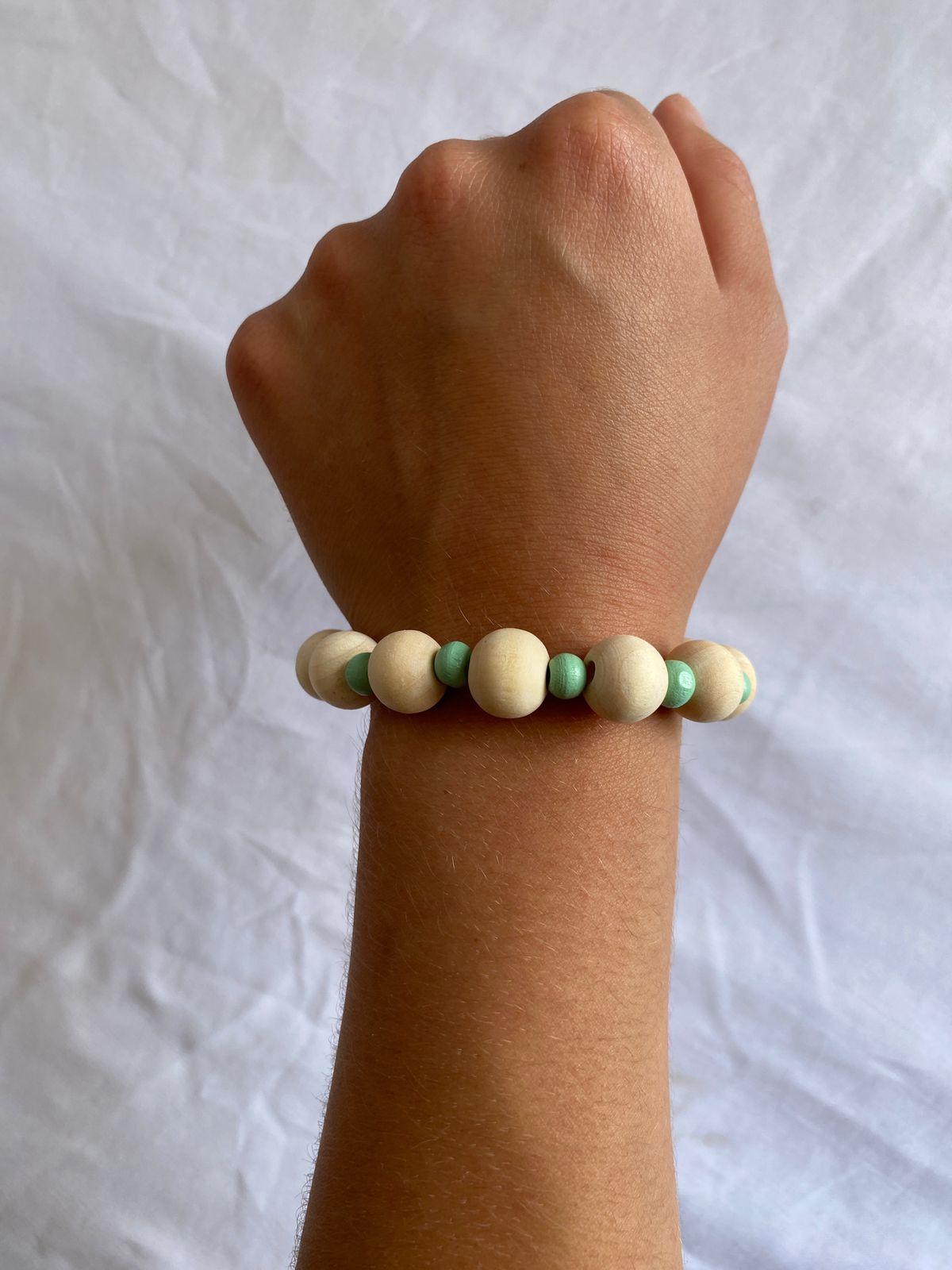 Pulsera cuentas de madera natural 16 mm.-2