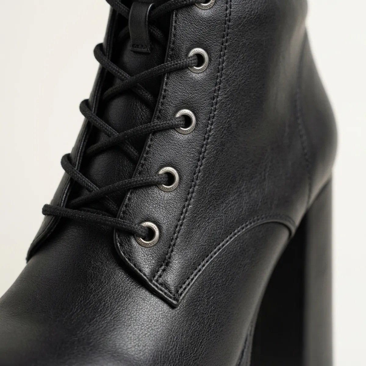 Botin Mujer Taco Alto Plataforma con Cordones Negro Bota-2
