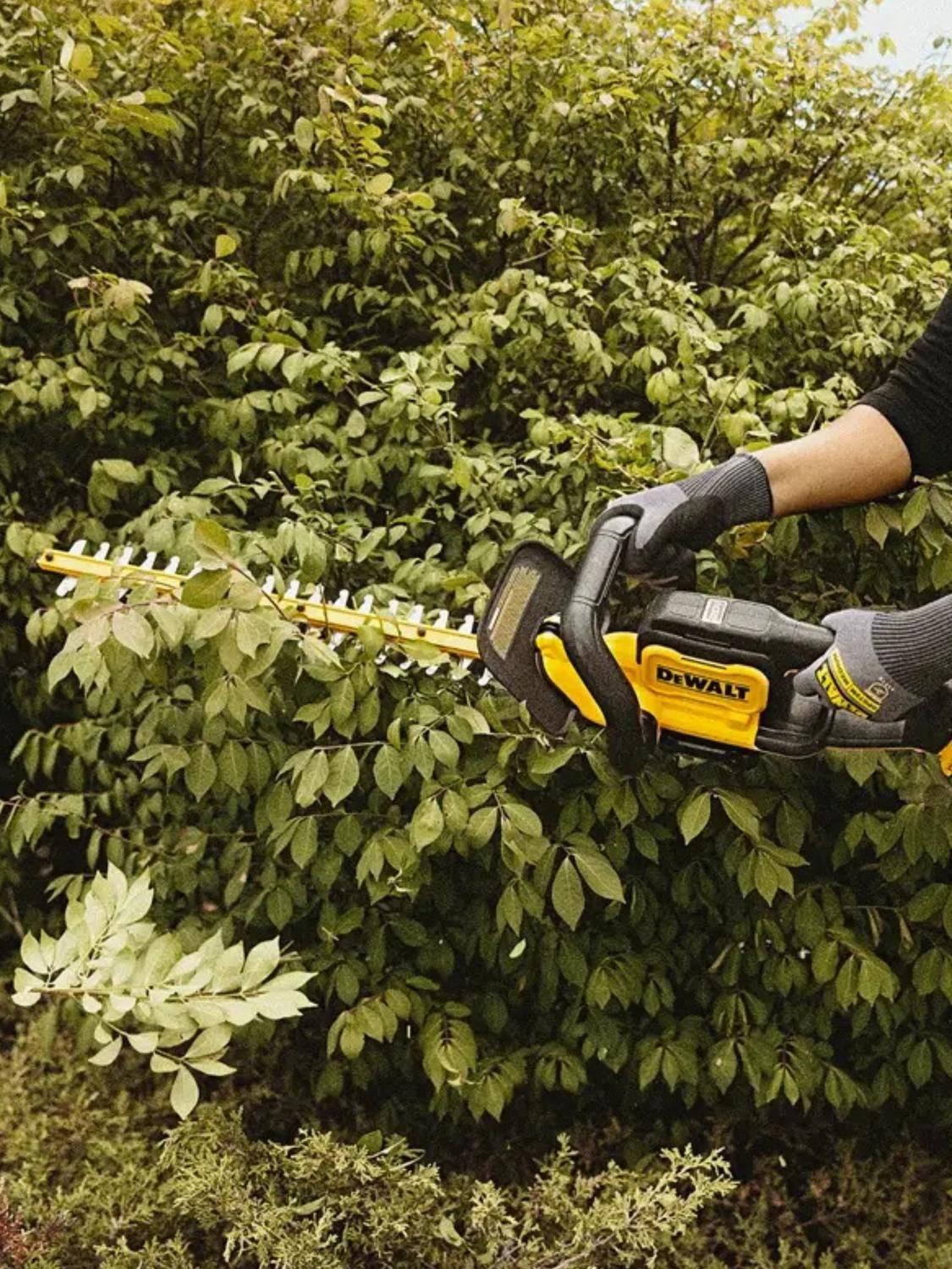 Cortasetos Inalámbrico 22" 20V MAX Dewalt DCHT821B – Sin Baterías-3